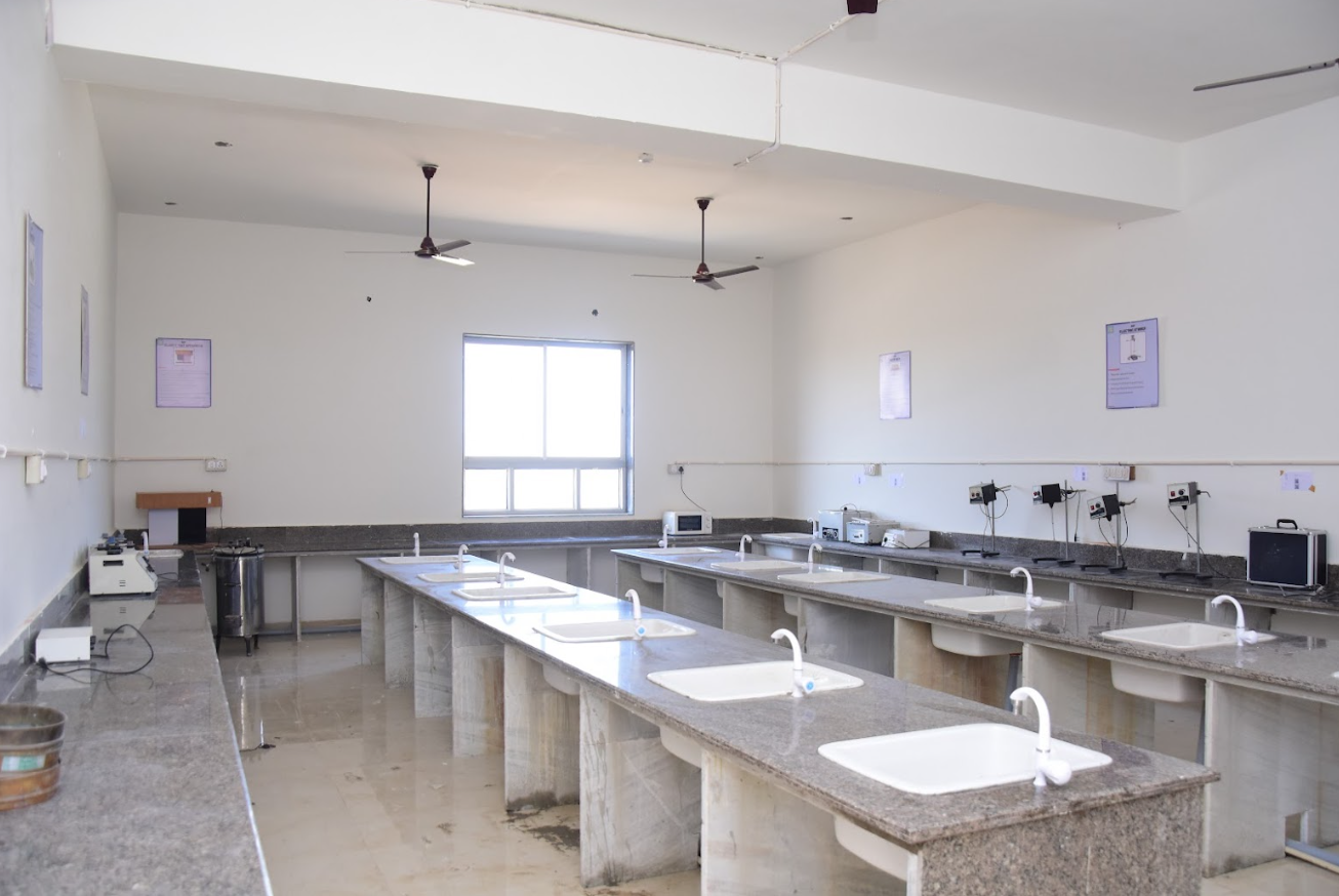 Biyani Institute of Pharmaceutical Sciences Jaipur Science Lab photo 16