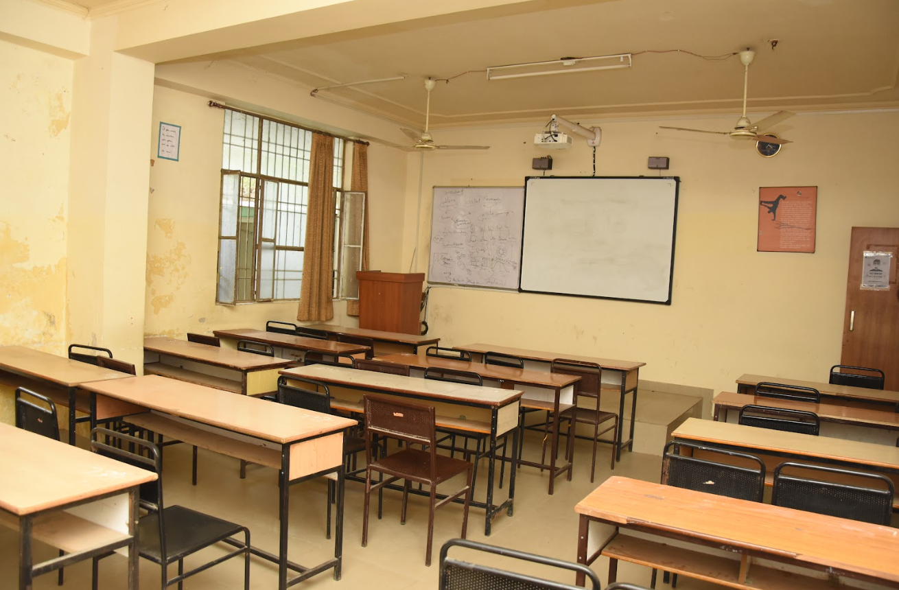 Biyani Girls College Jaipur Classroom photo 7