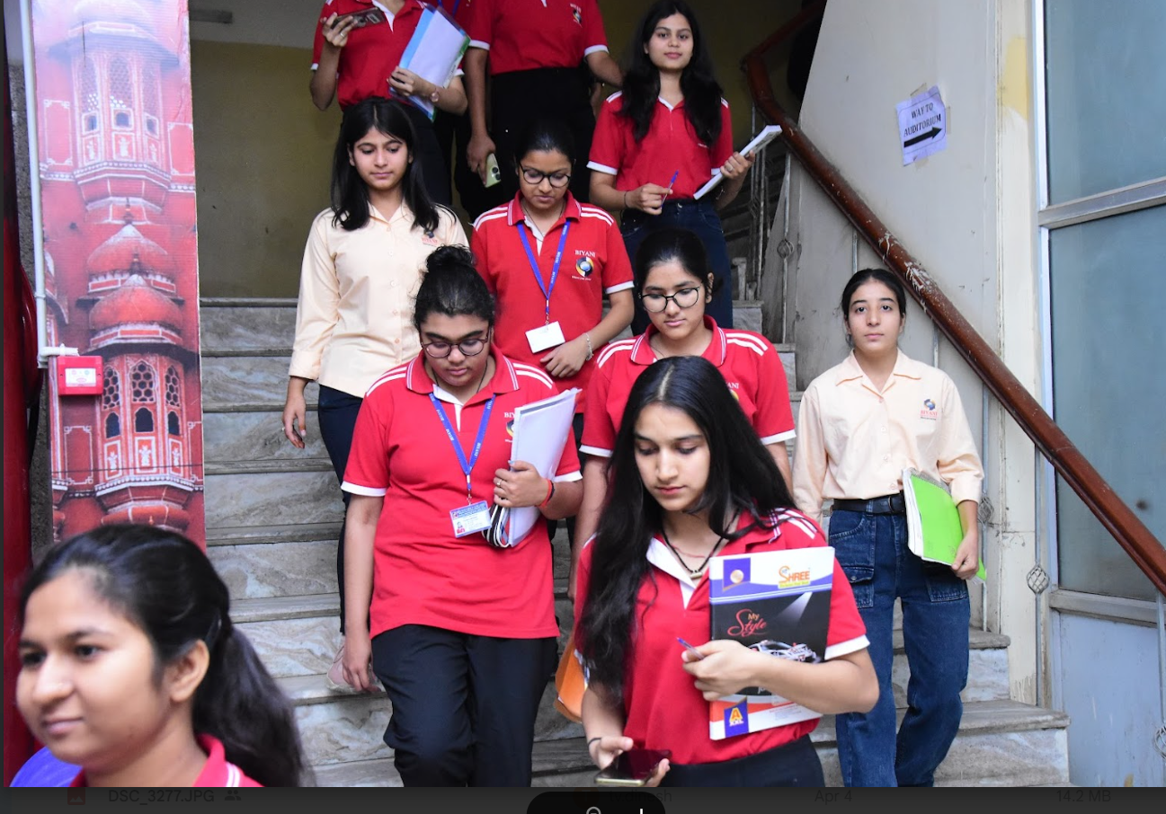 Biyani Girls College Jaipur Labs photo 23