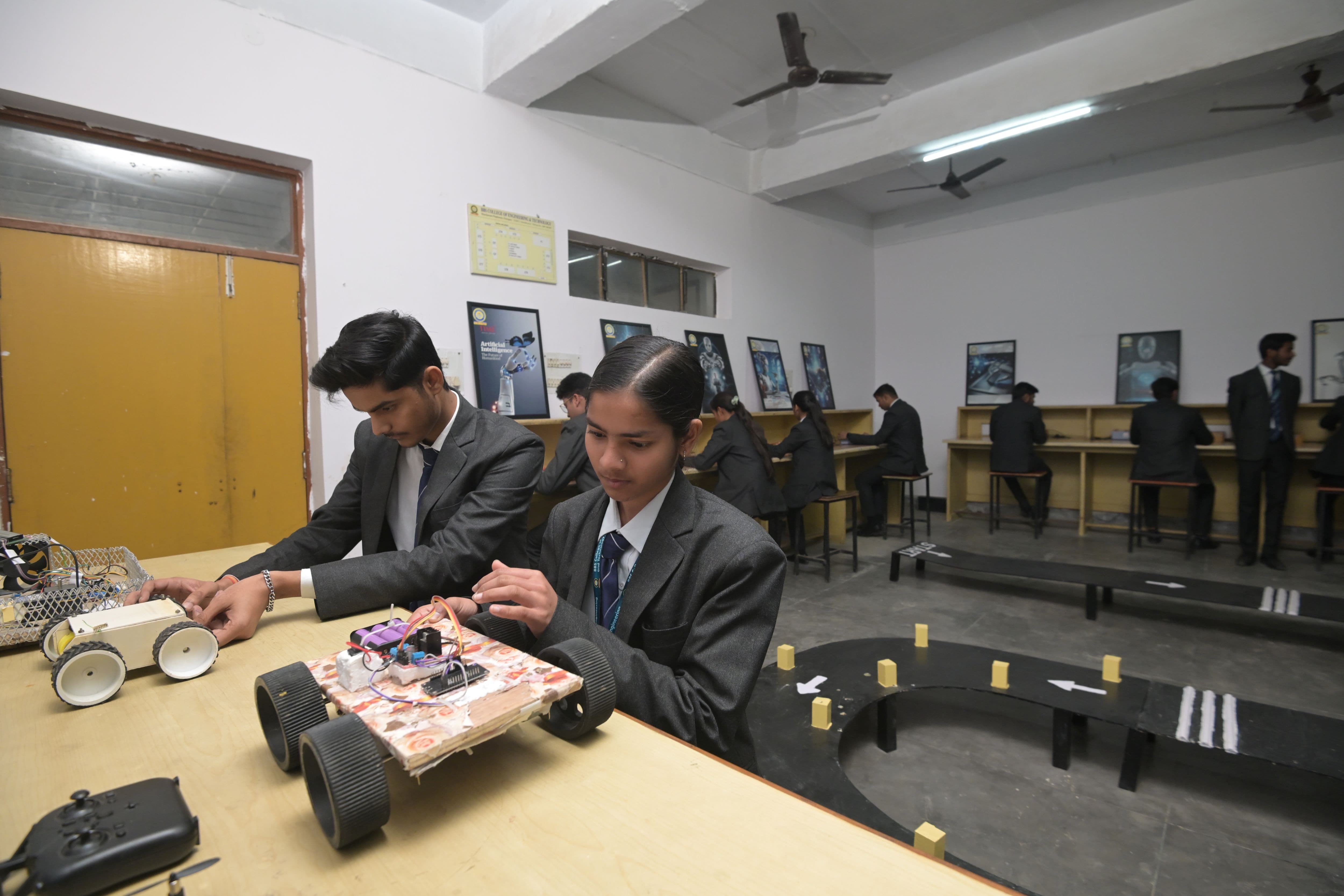 BBS College of Engineering and Technology Allahabad Laboratories and Equipment photo 11