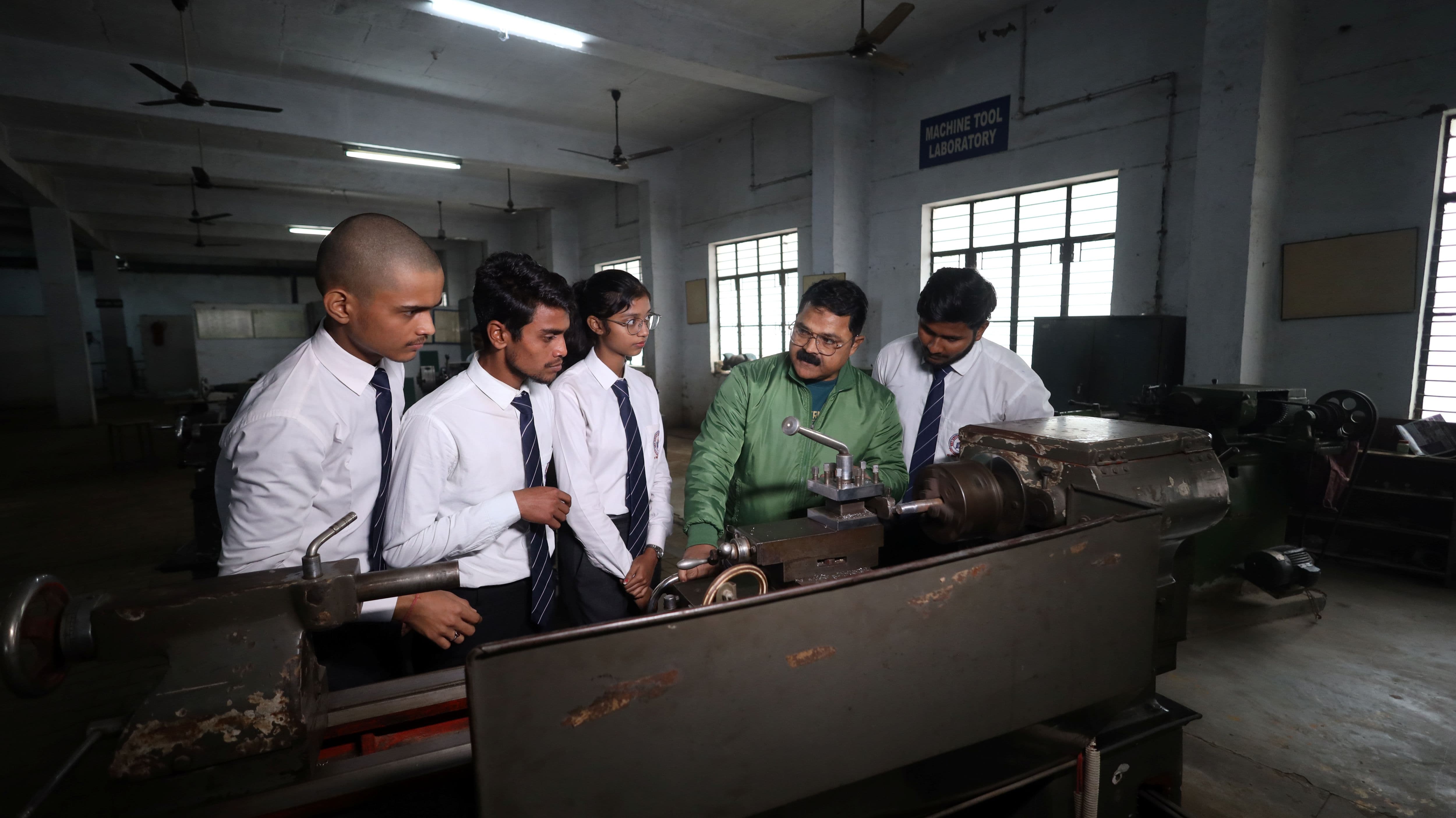 BBS College of Engineering and Technology Allahabad Laboratories and Equipment photo 15