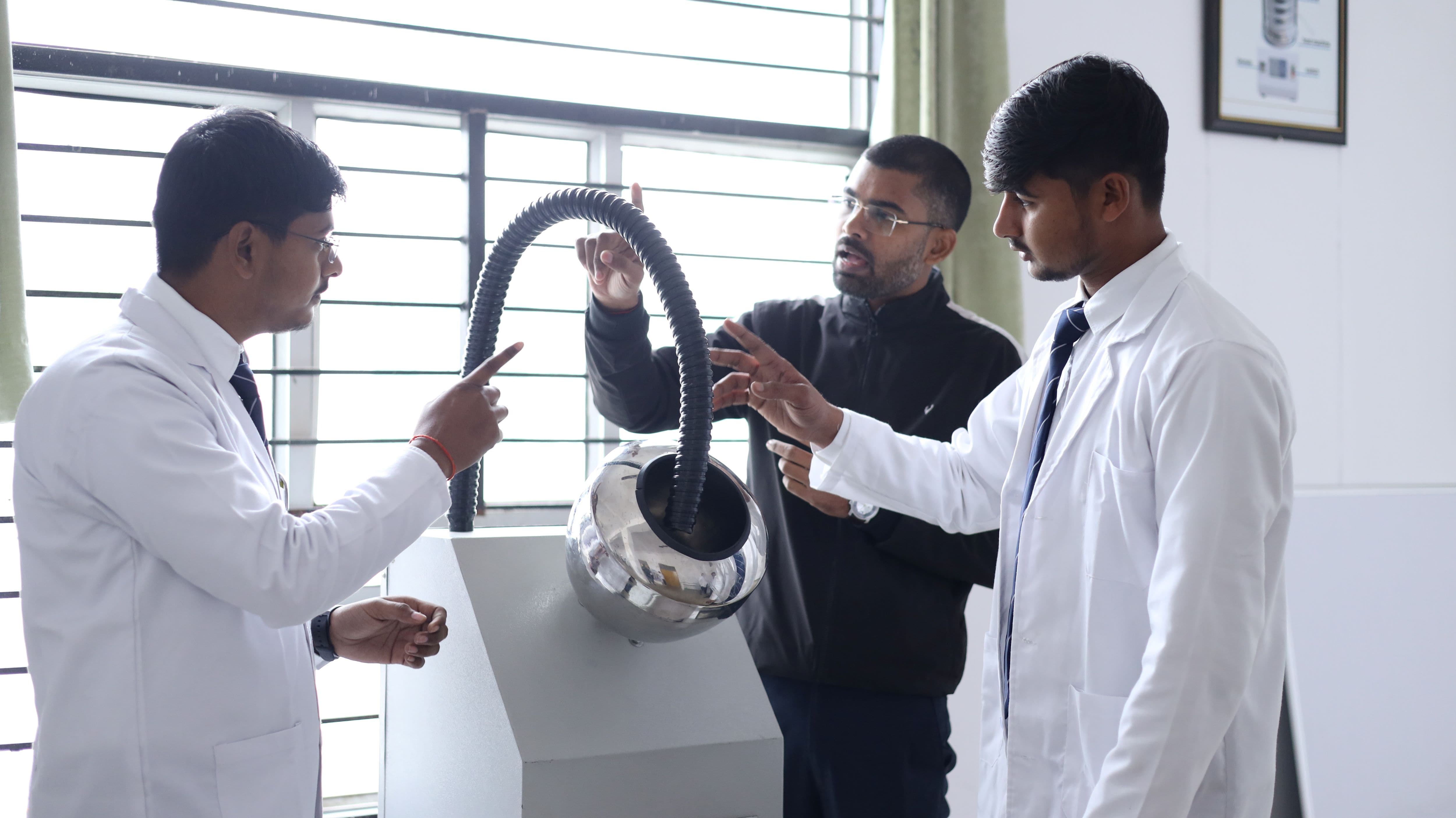 BBS College of Engineering and Technology Allahabad Laboratories and Equipment photo 13