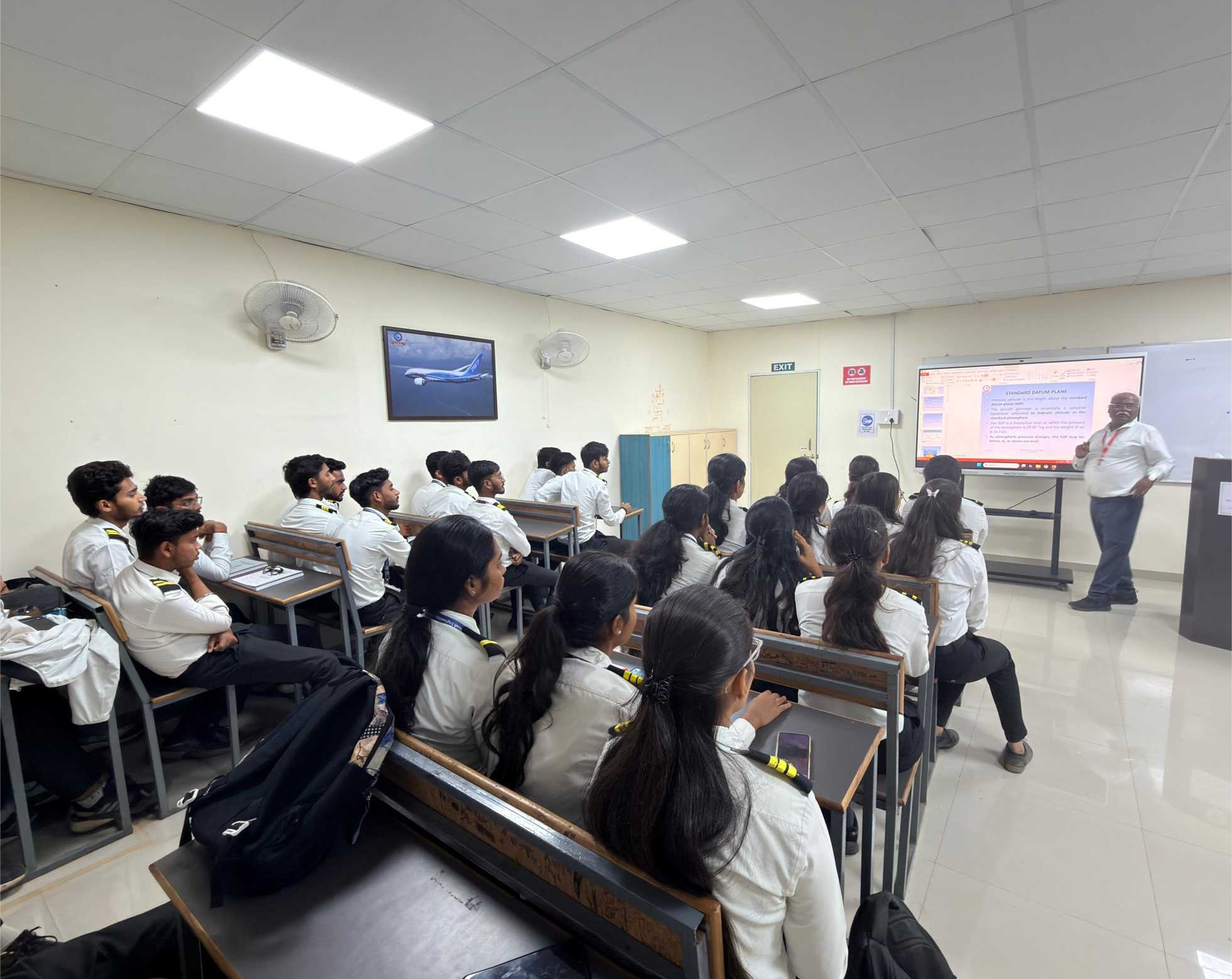 Indira Institute of Aircraft Engineering Classroom photo 6
