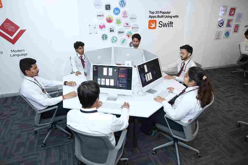 Chandigarh University Apple Lab photo 4