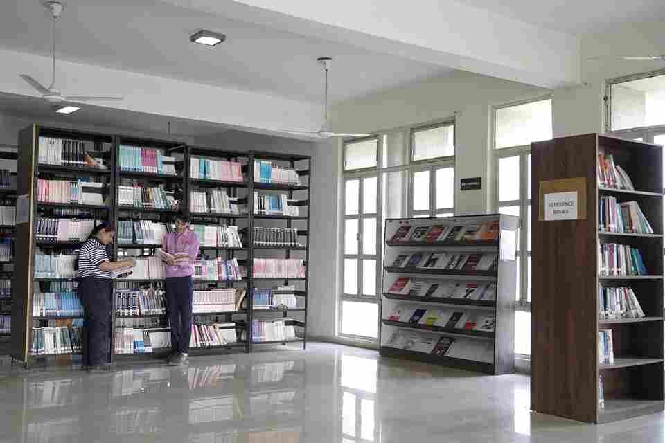 ITM SLS Baroda University, Vadodara Library photo 7
