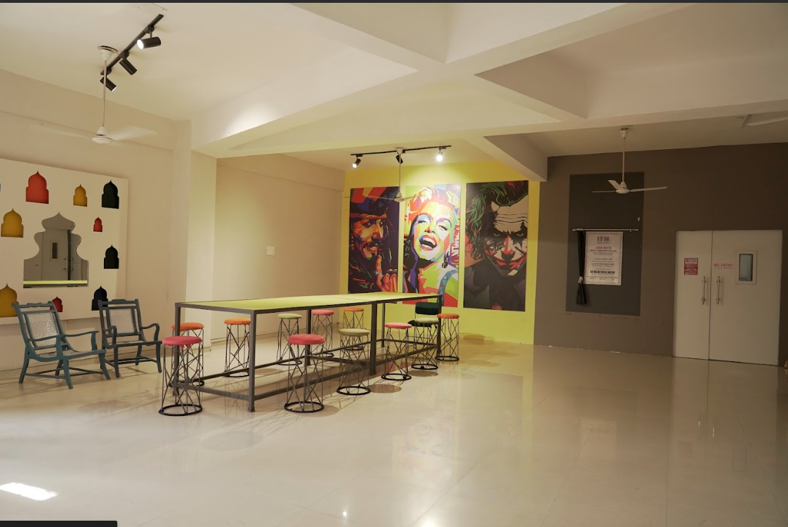 ITM SLS Baroda University, Vadodara Mass communication studio photo 3