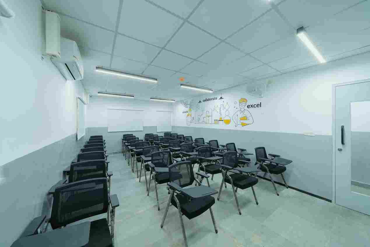 Emversity School of Hospitality & Allied Health Sciences, Mumbai Bombay Office Space photo 10