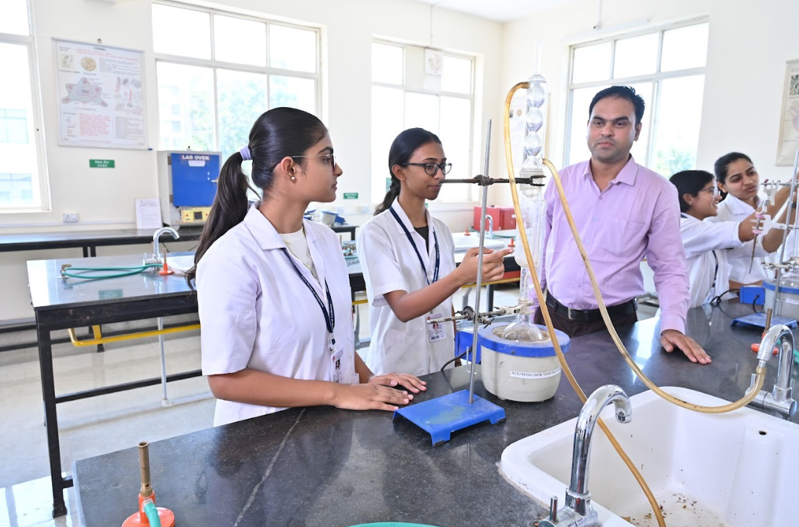 Alard University Powered by Emversity College Images photo 10