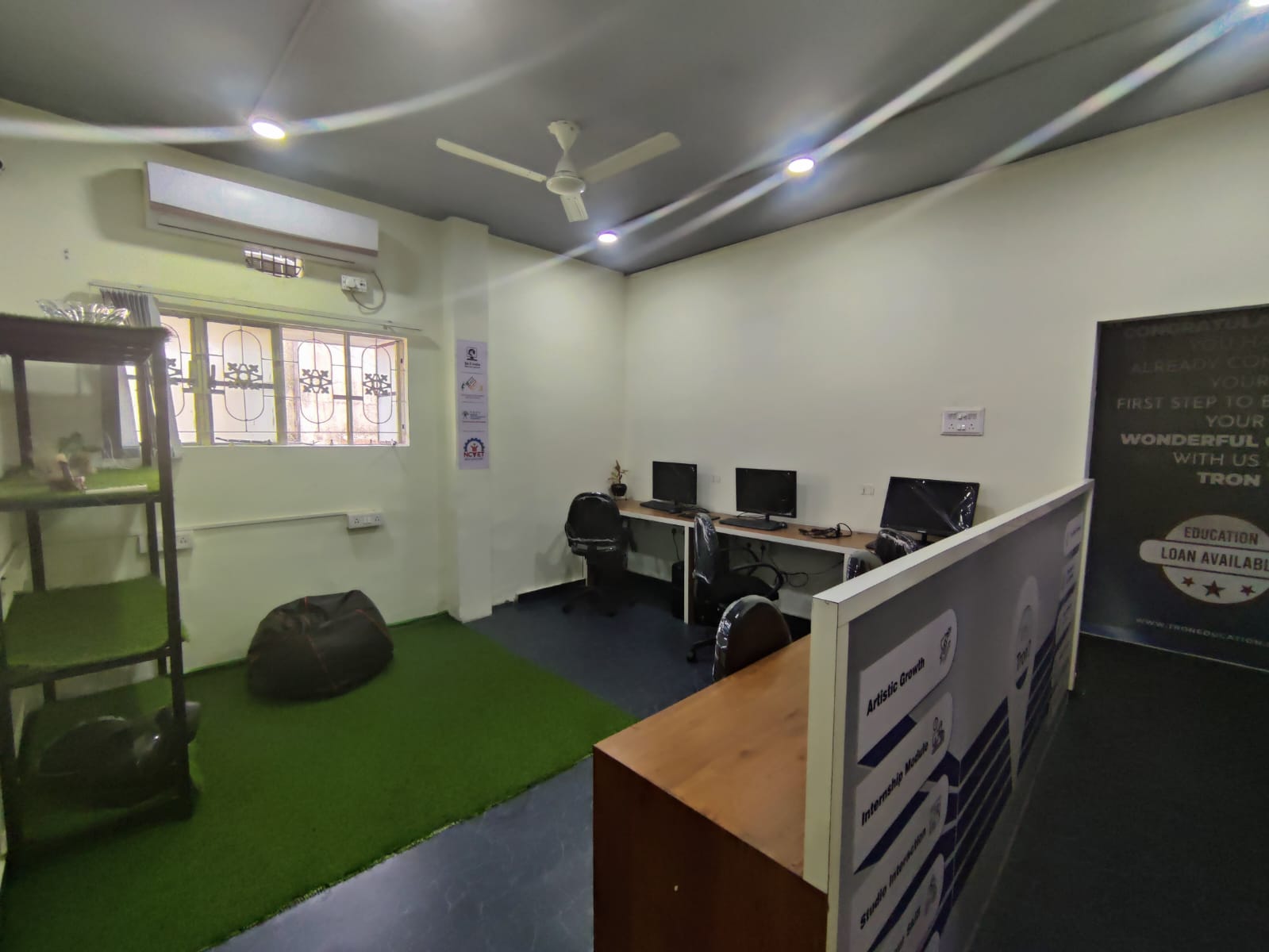 Tron School of Animation Nagpur Practice lab photo 1