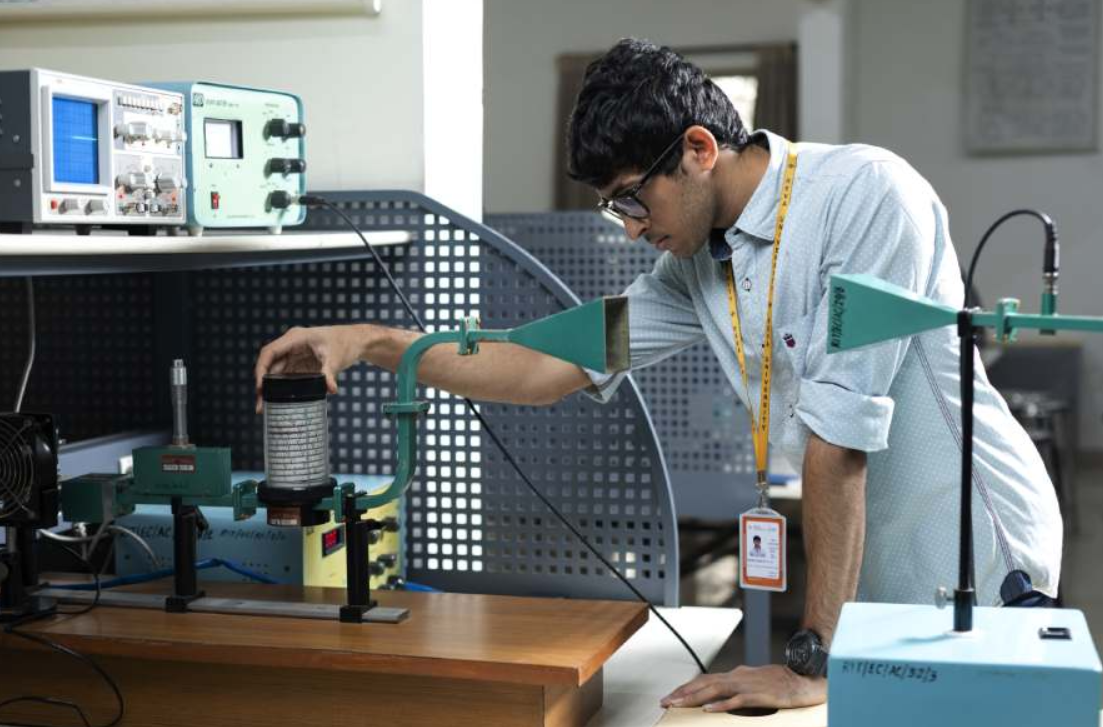 REVA University Bangalore Classrooms and Laboratory photo 19