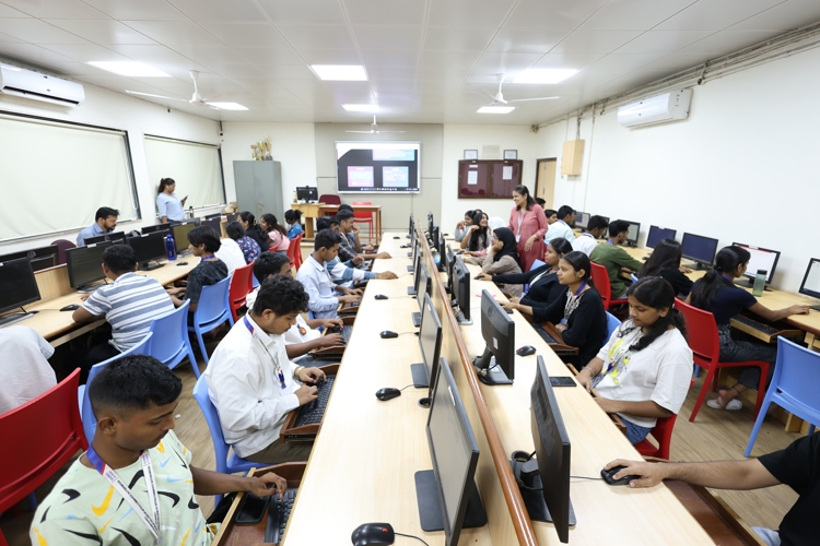 L.S. Raheja College of Arts and Commerce Mumbai Infrastructure photo 10
