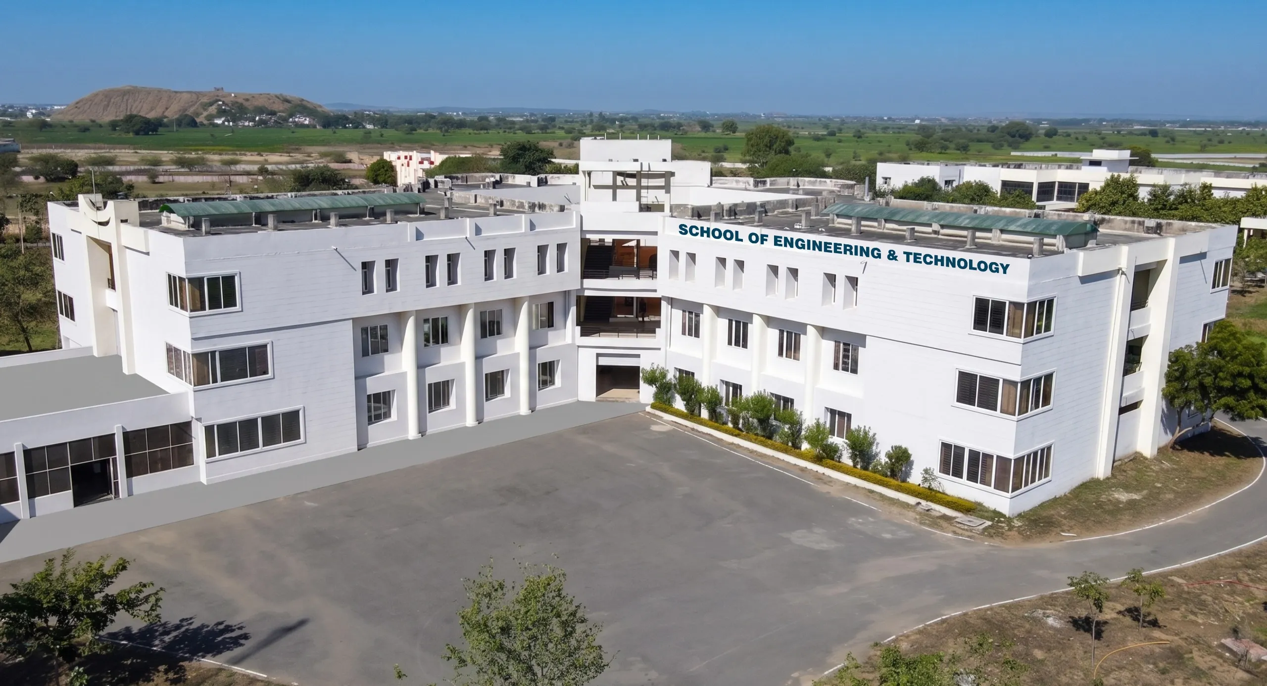 Vikrant University Gwalior Academic Building photo 7