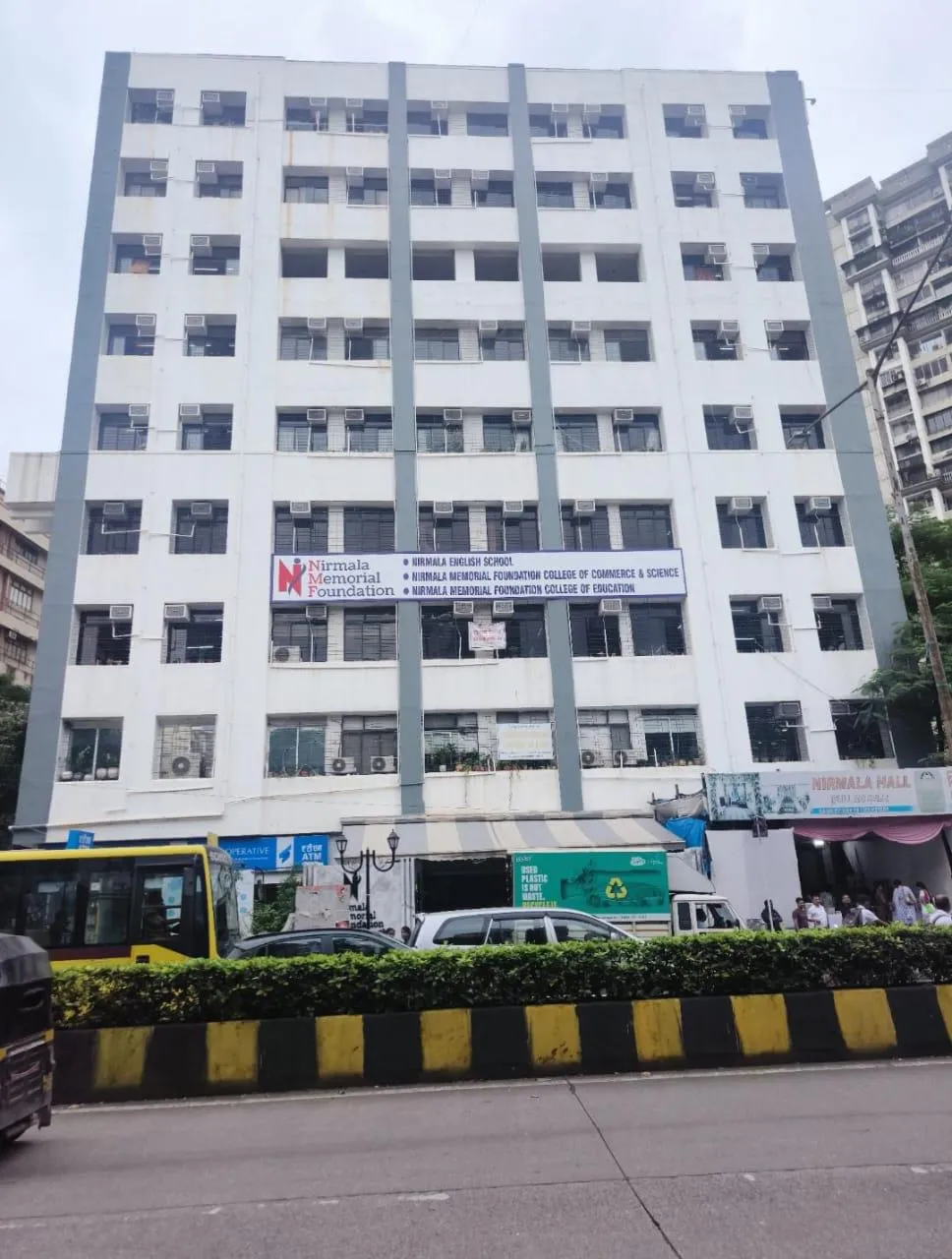 Nirmala Memorial Foundation College of Commerce and Science Mumbai College Building photo 9