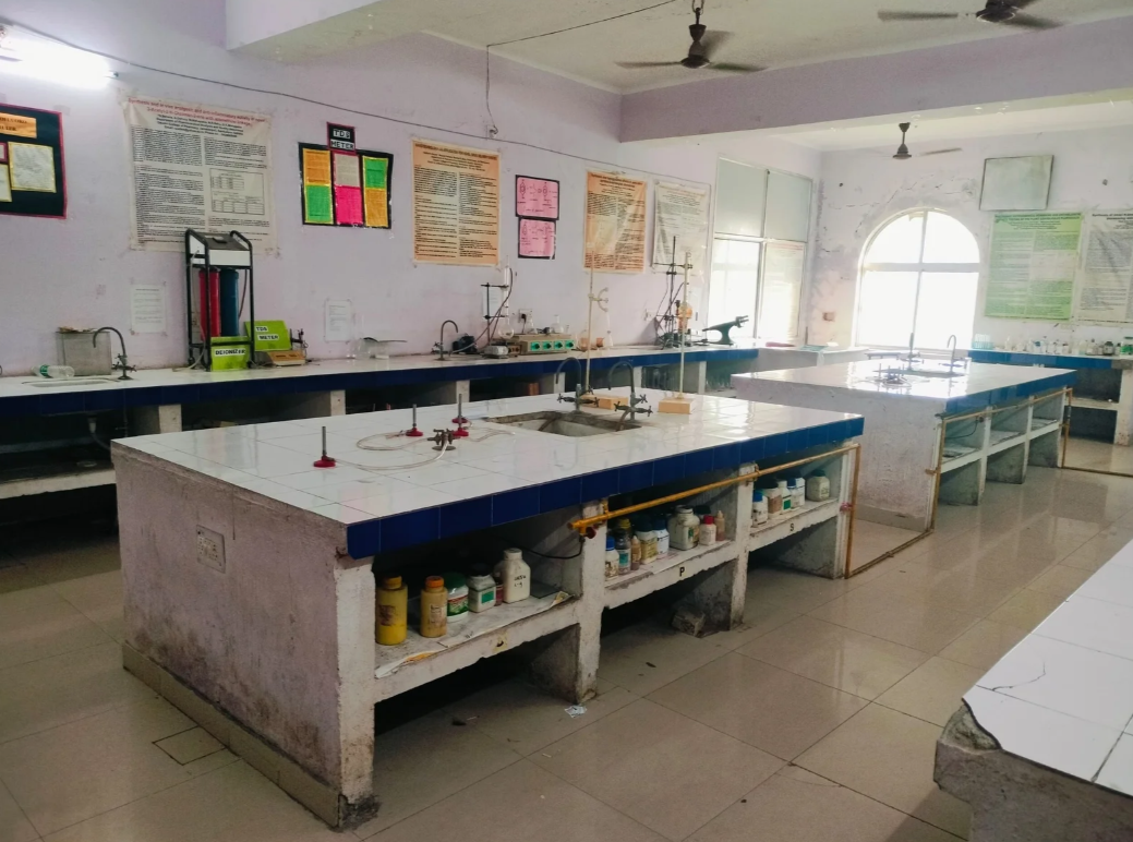 Jharsuguda Pharmacy College Classroom & Laboratory photo 8