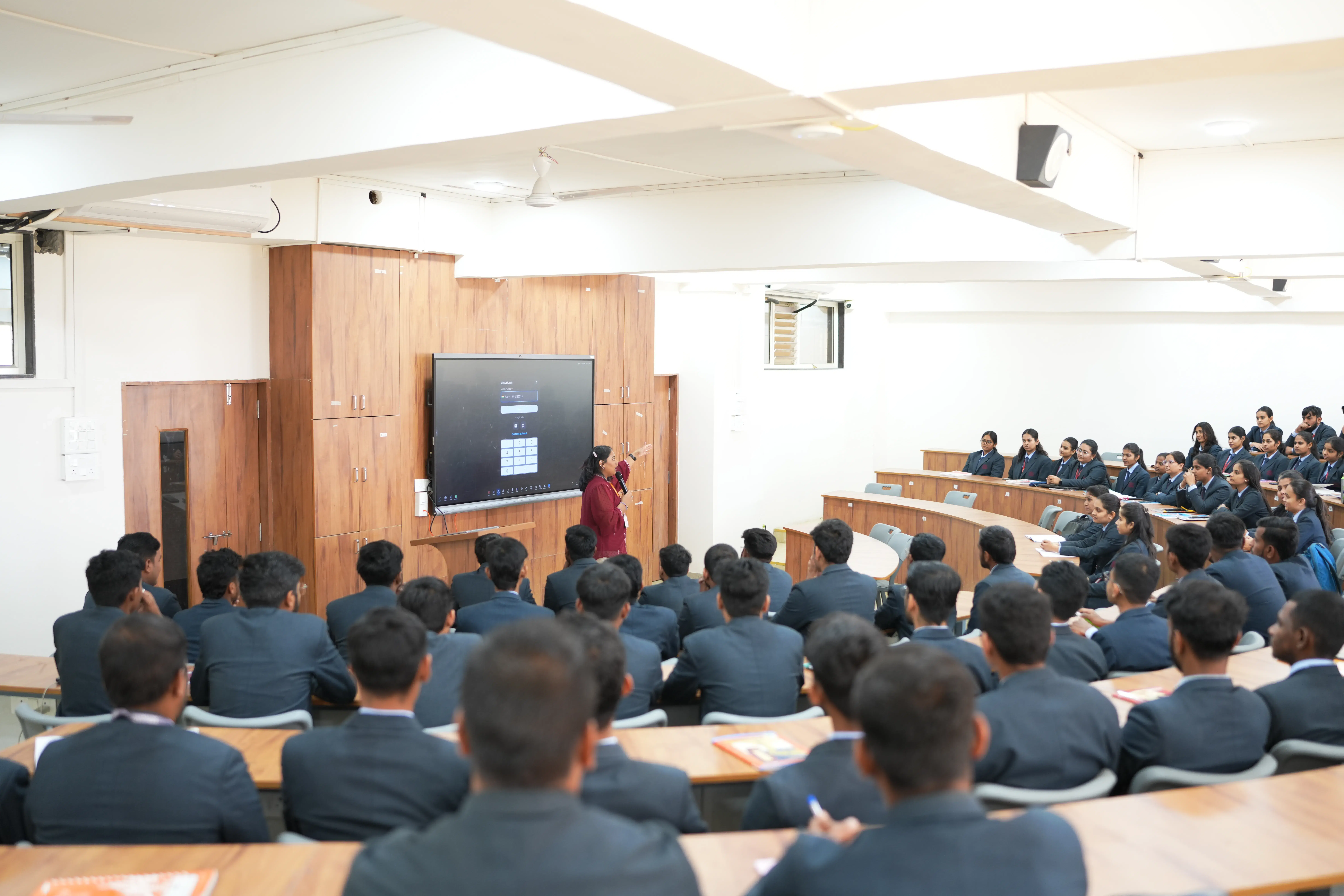 Sanjivani University Ahmednagar Classrooms photo 16