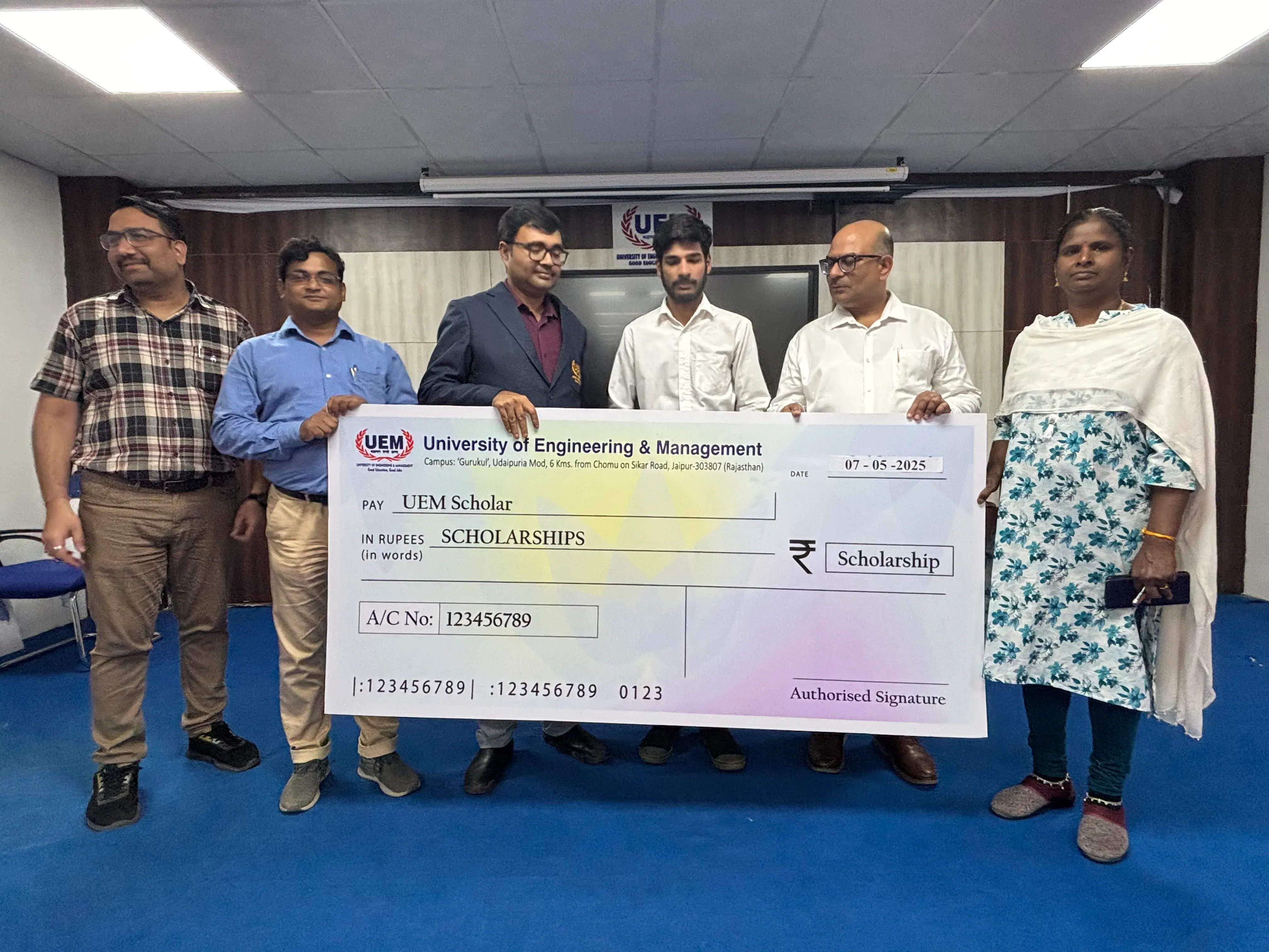 UEM Jaipur Schloarships photo 3