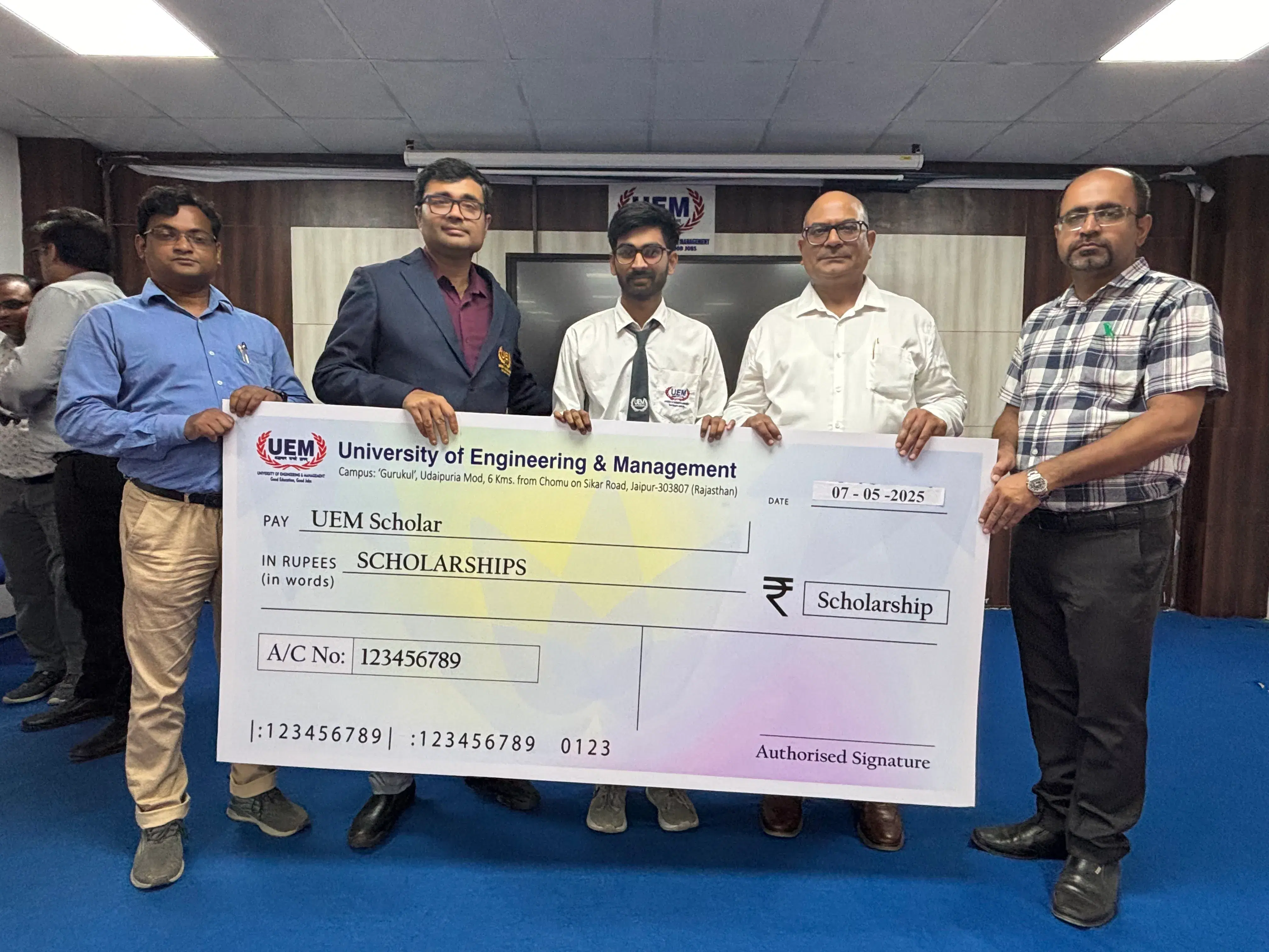 UEM Jaipur Schloarships photo 12