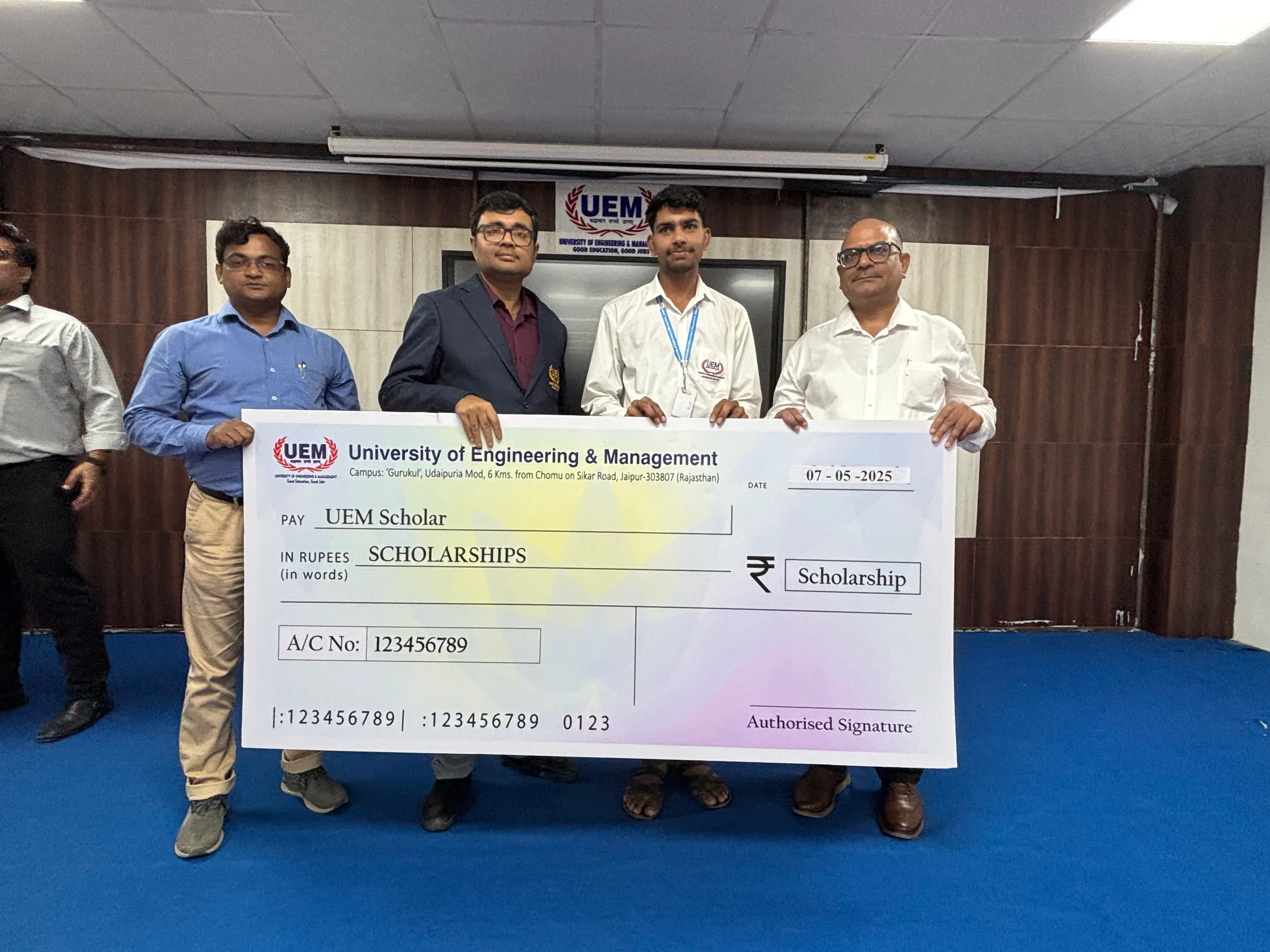 UEM Jaipur Schloarships photo 4