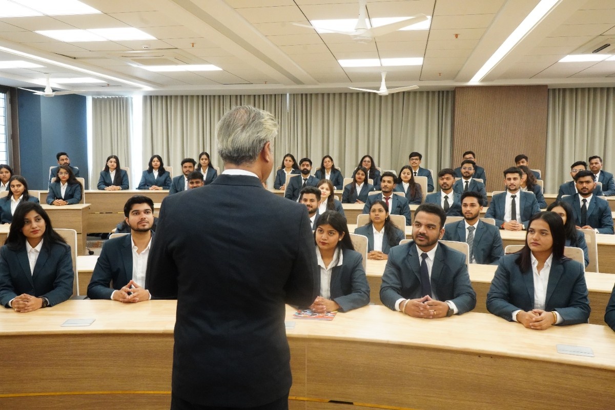 Dnyaan Prasad Global University - Dr. D.Y. Patil Unitech Society Classroom photo 4