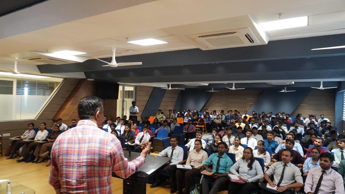 Dnyaan Prasad Global University - Dr. D.Y. Patil Unitech Society Classroom photo 7