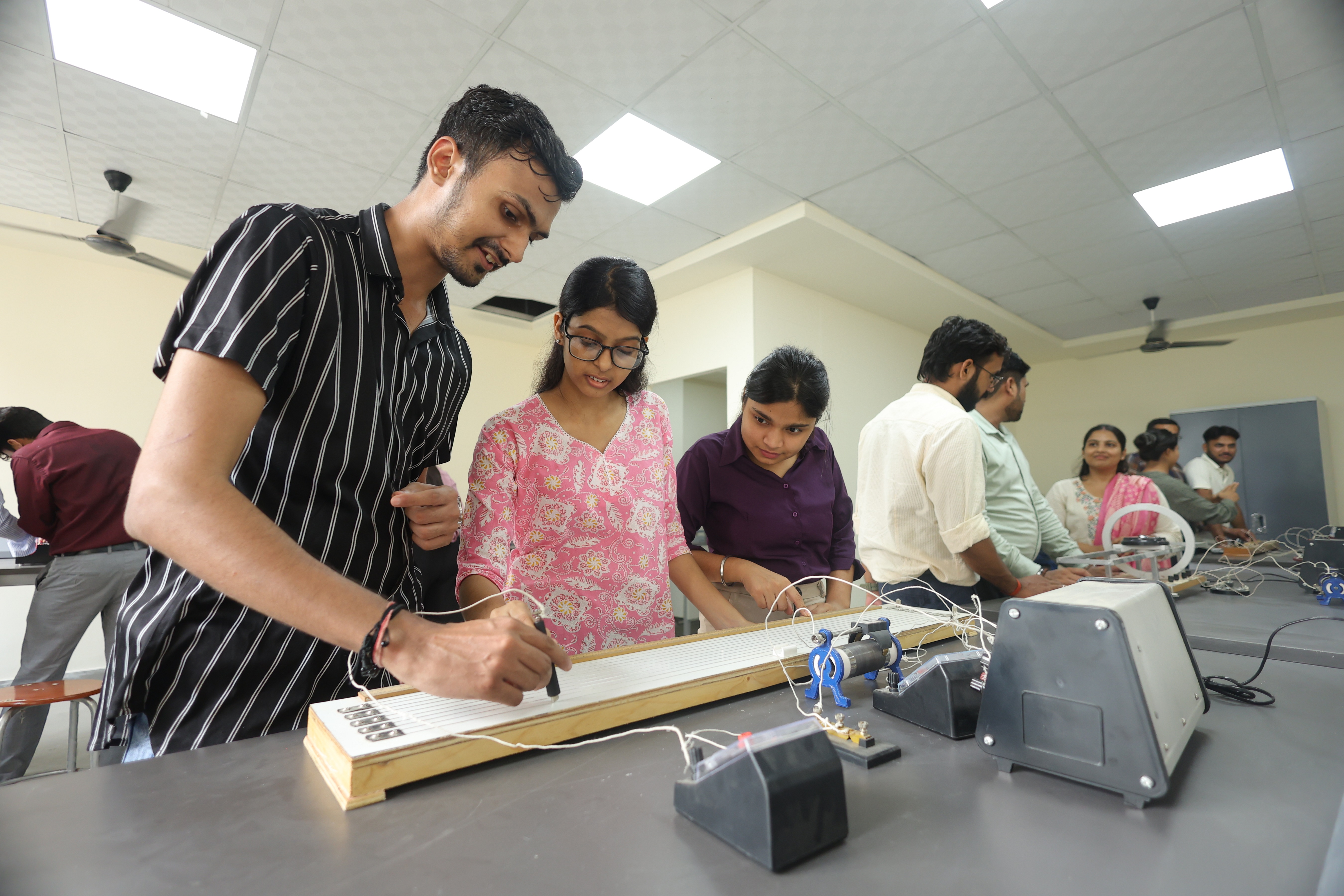 Vikram Sarabhai Institute of Engineering & Technology (VSIET) Labs photo 8