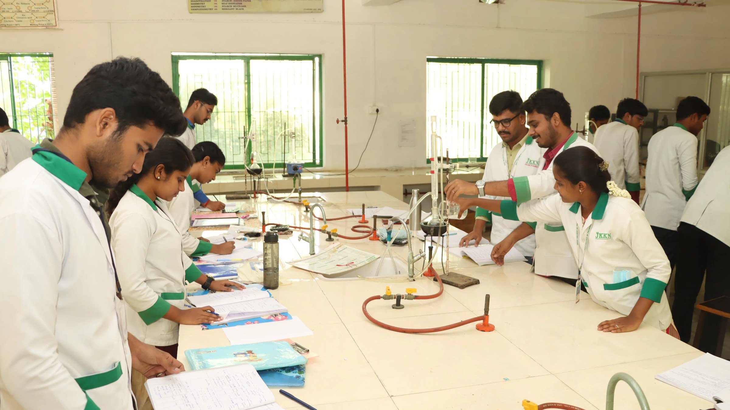 JKKN College Of Pharmacy Namakkal Labs Activity and Building photo 3