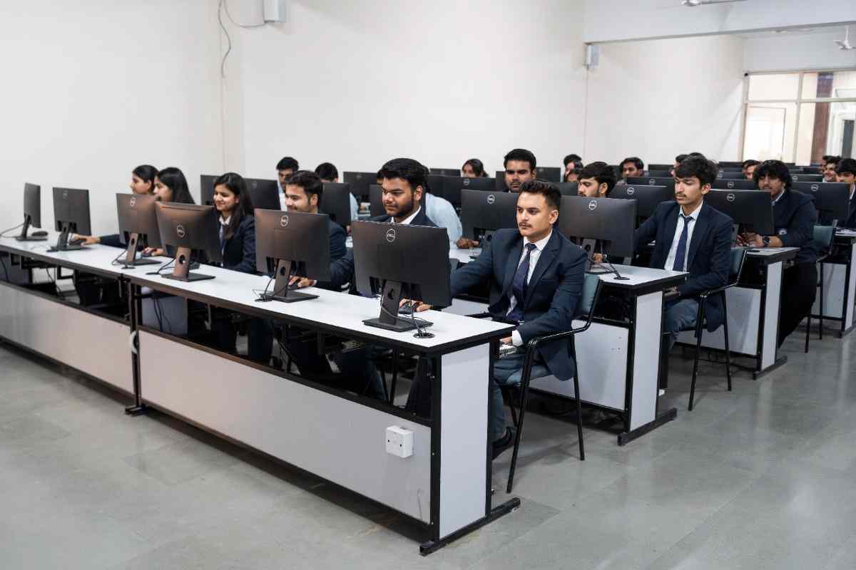 Acropolis Institute of Management Studies & Research Indore Classroom photo 9