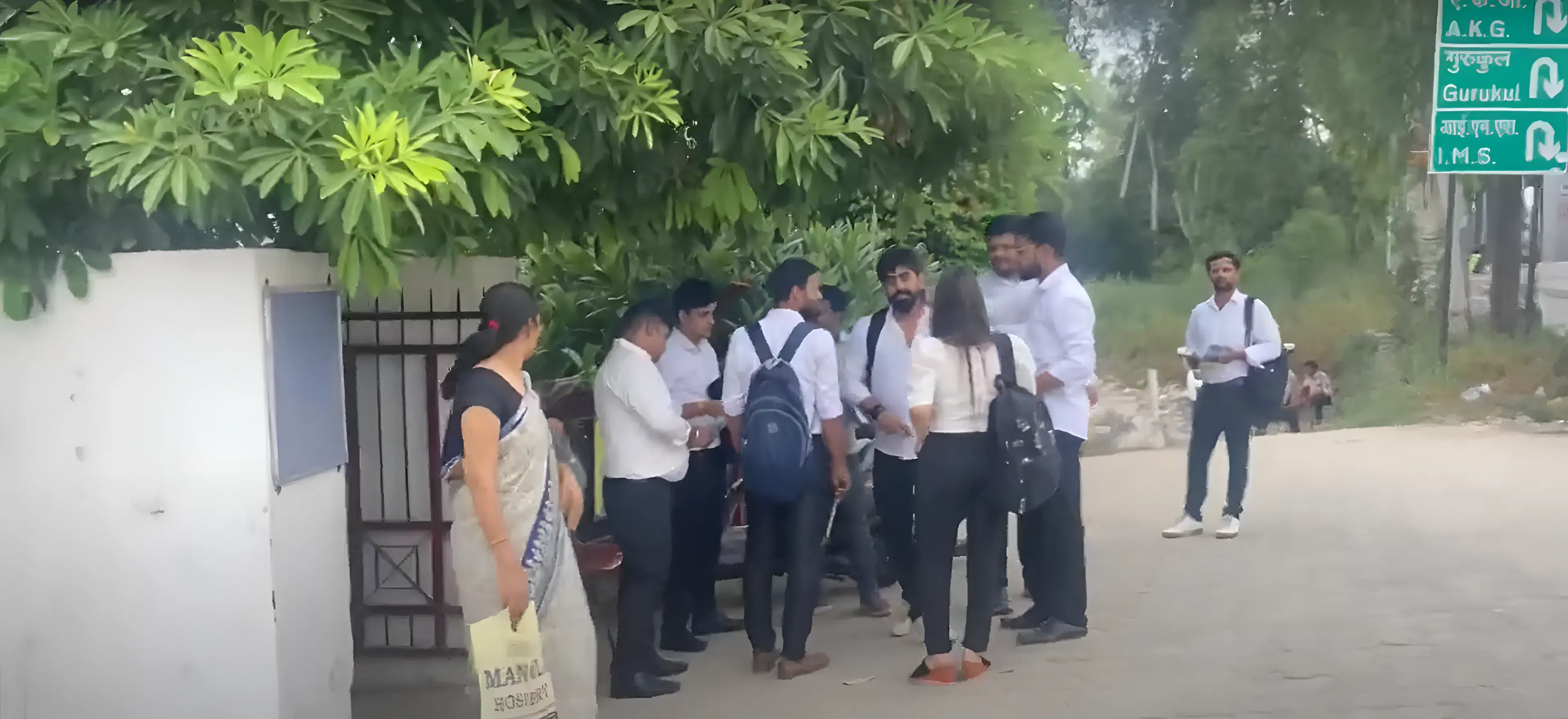 INMANTEC Institutions Ghaziabad Library photo 1