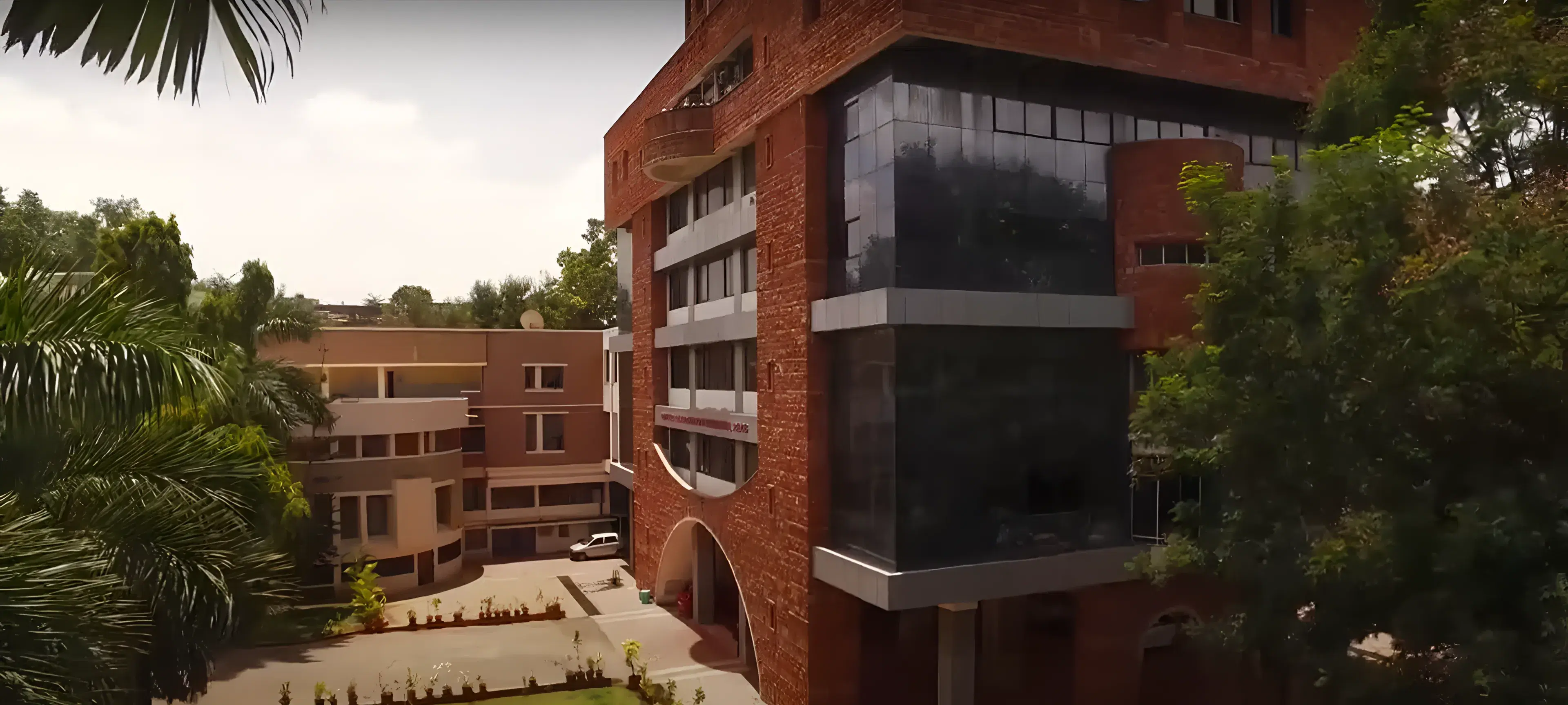 Bharati Vidyapeeth University, Institute of Management and Entrepreneurship Development Pune Campus Infrastructure photo 3