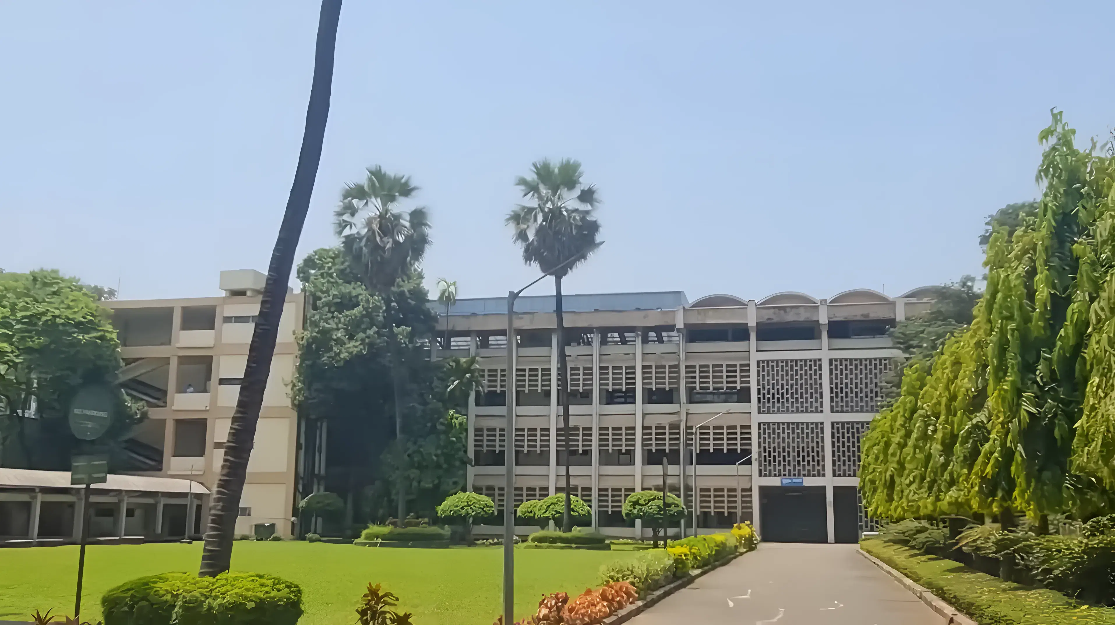 IIT Bombay academic infrastructure photo 7