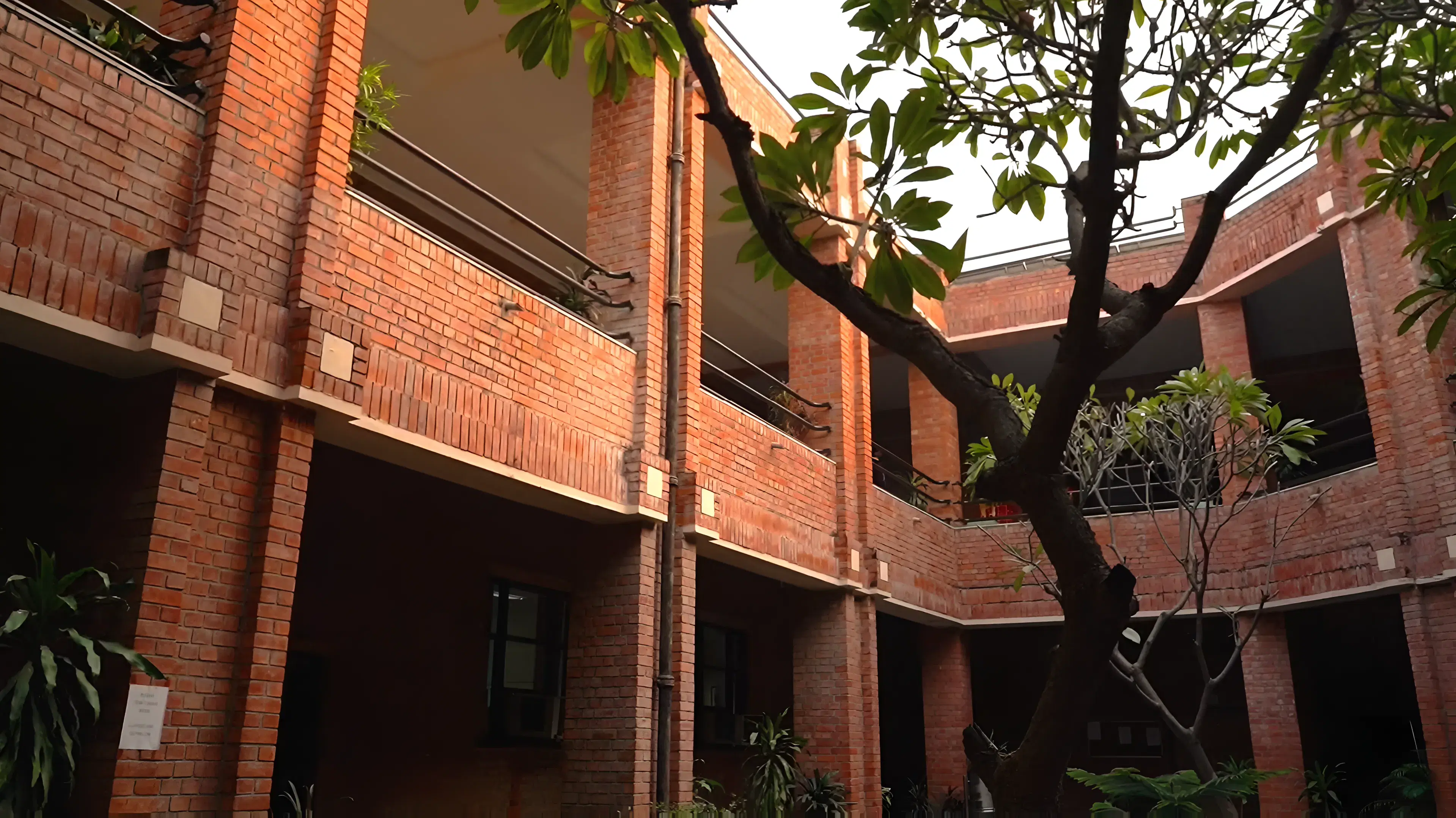 IIM Lucknow academic infrastructure photo 15