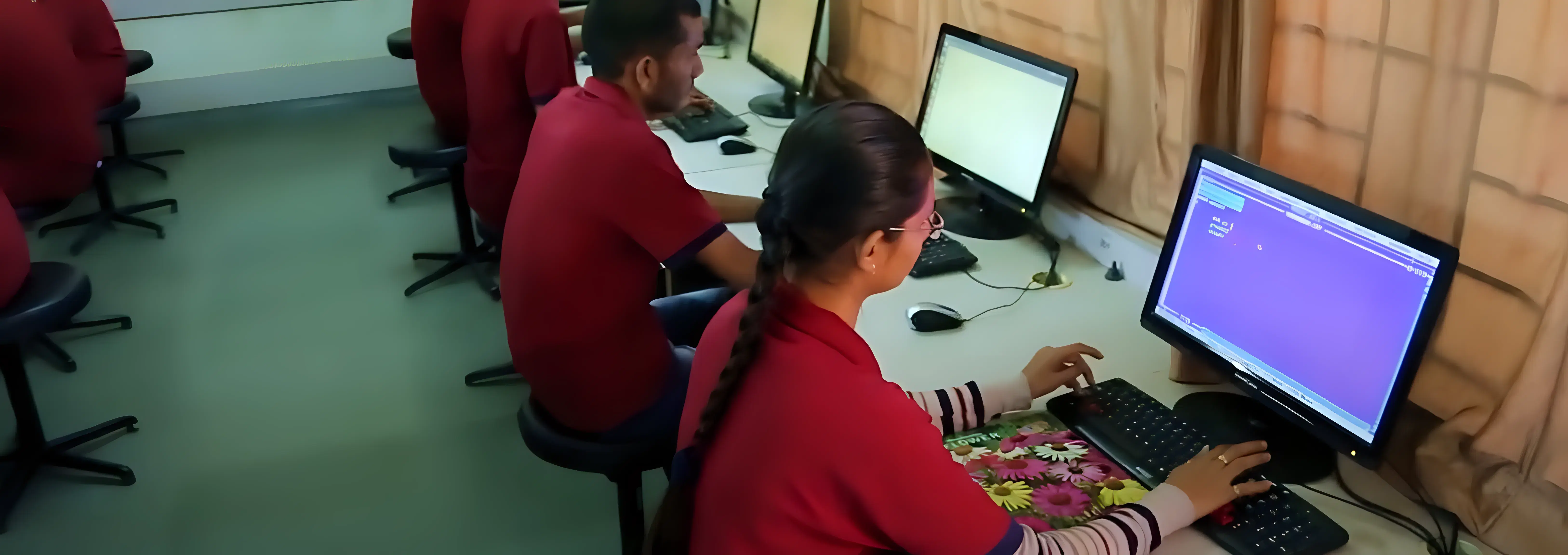 Dr. Subhash University Junagadh lab photo 2