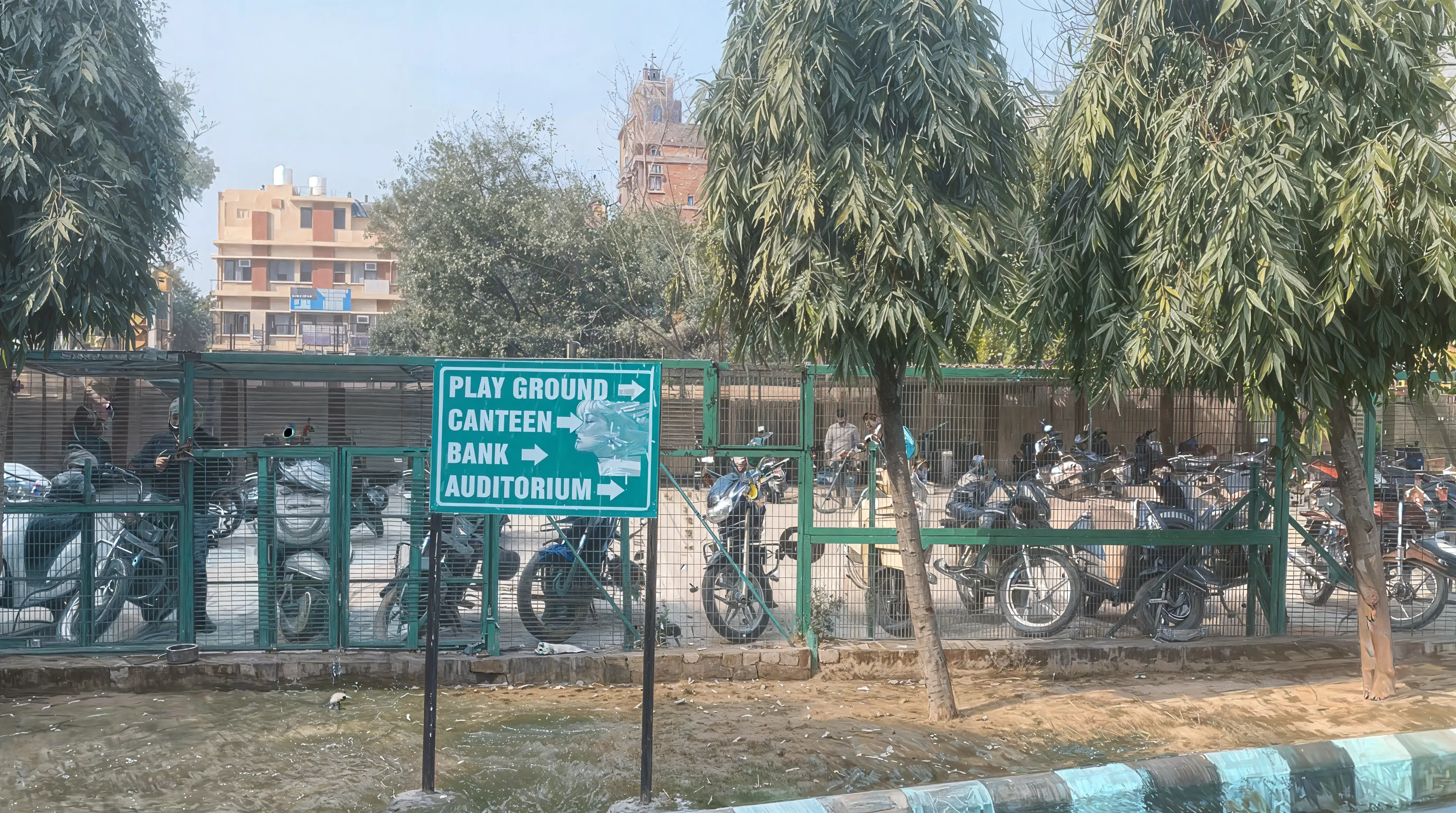 Satyawati College campus photo 2