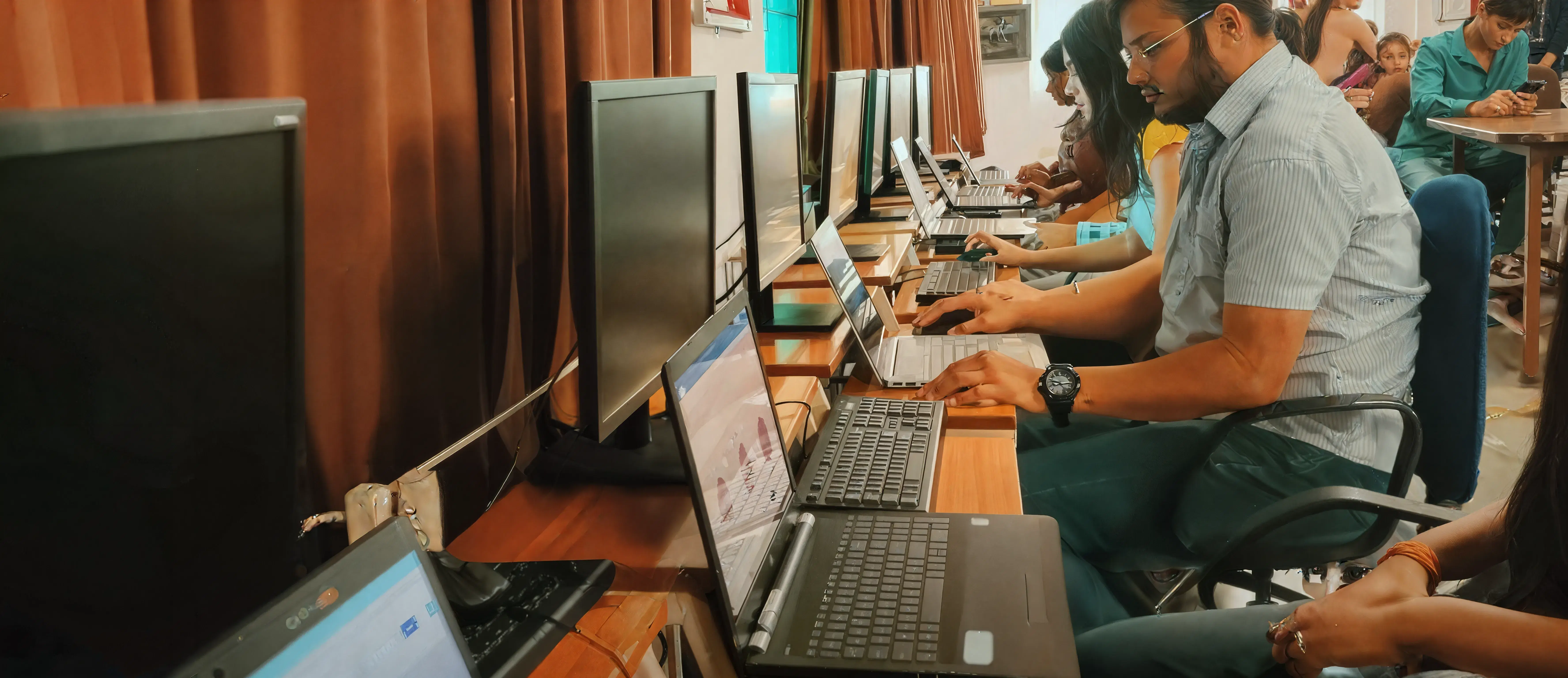 Dr Ambedkar College Nagpur lab photo 4