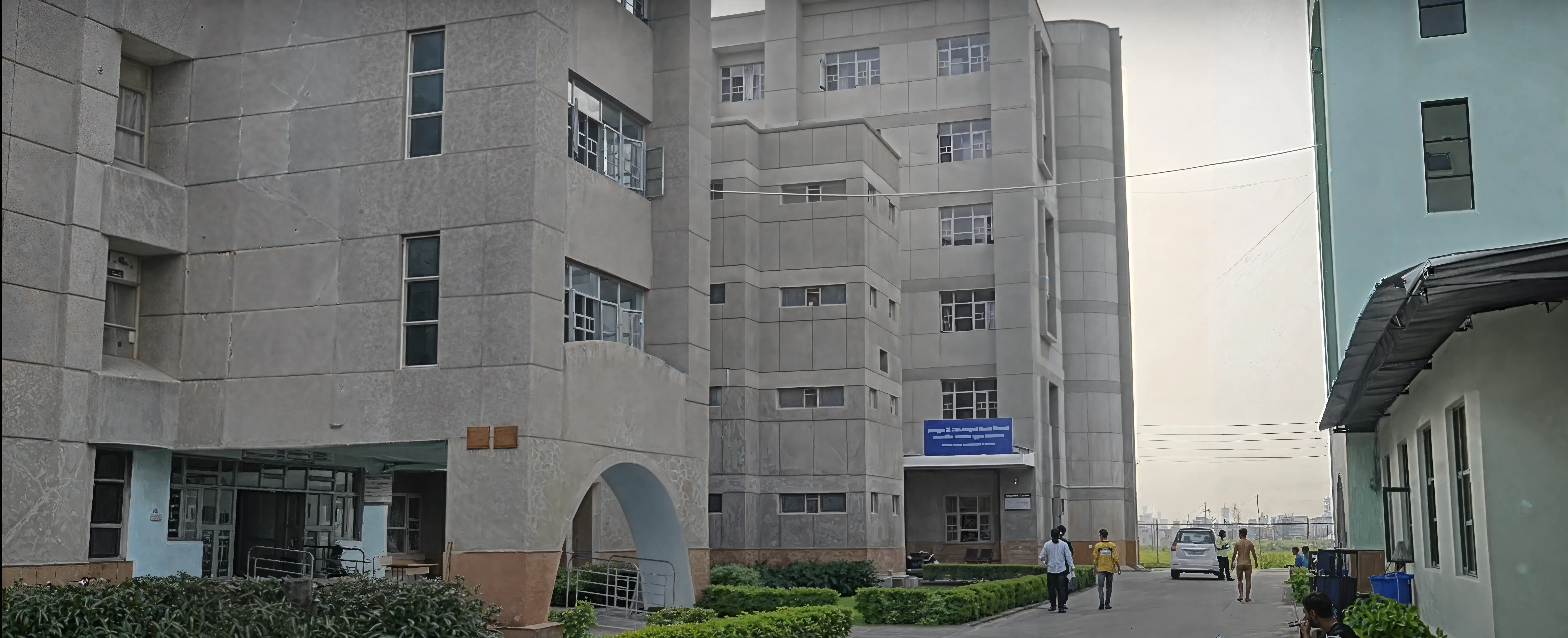 Netaji Subhash Chandra Bose Subharti Medical College Meerut hostel photo 3