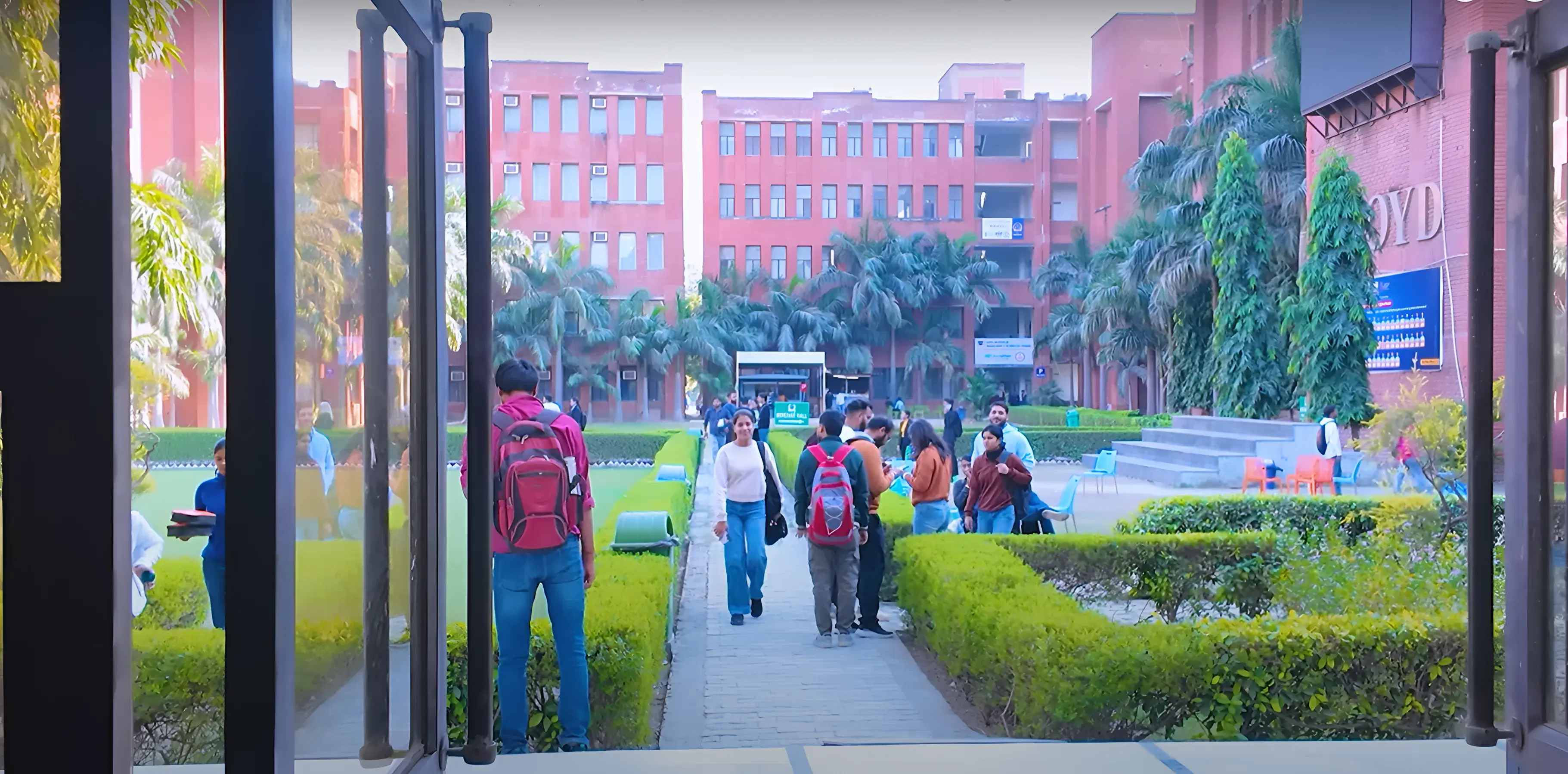 Lloyd Business School Greater Noida Campus photo 2