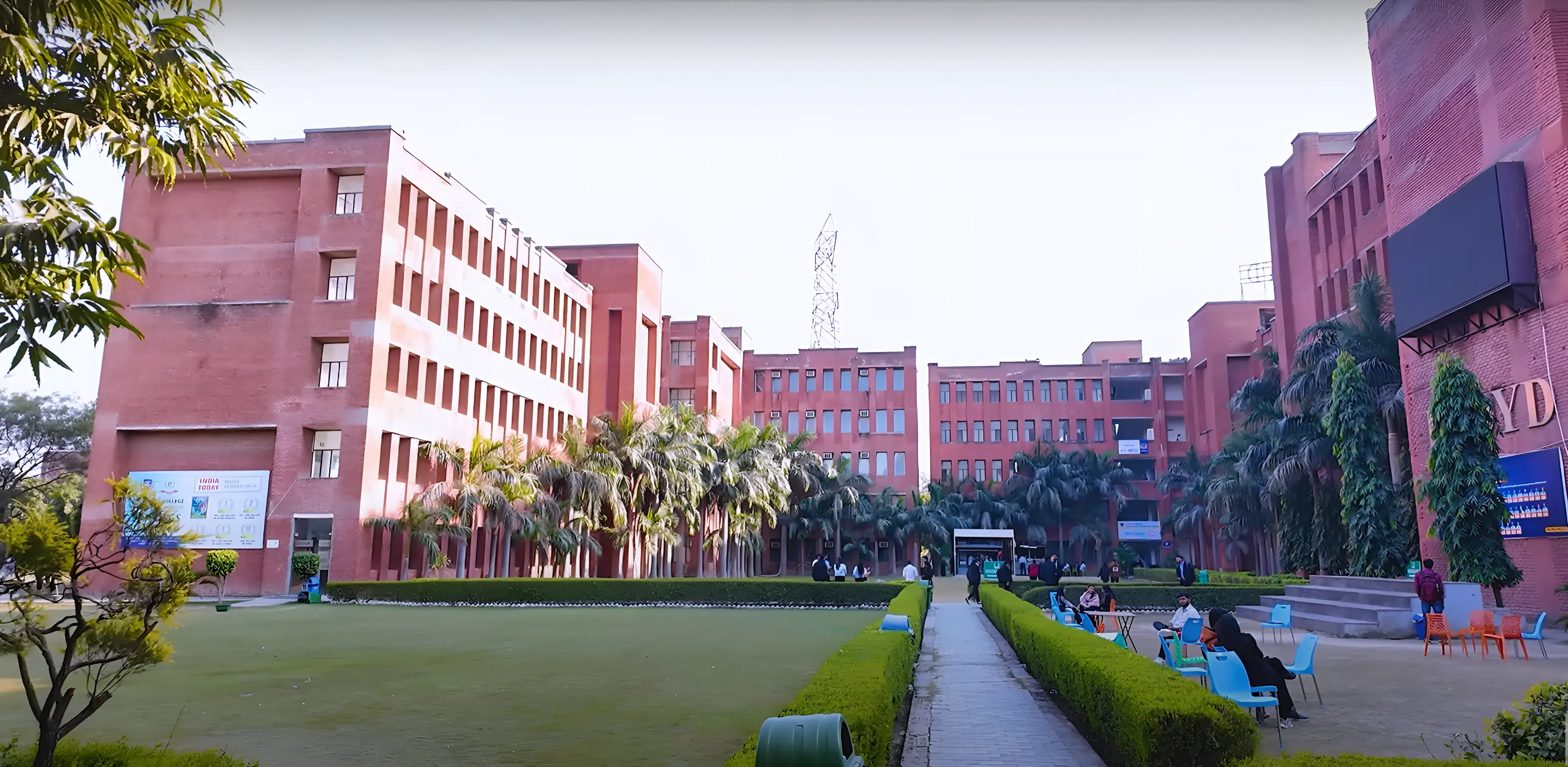 Lloyd Business School Greater Noida Campus photo 3