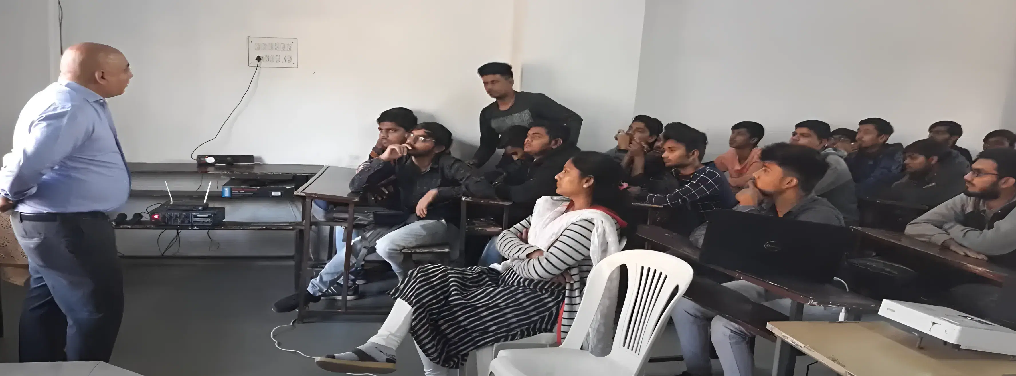 Vivekanand College Surat Academic Infrastructure photo 1