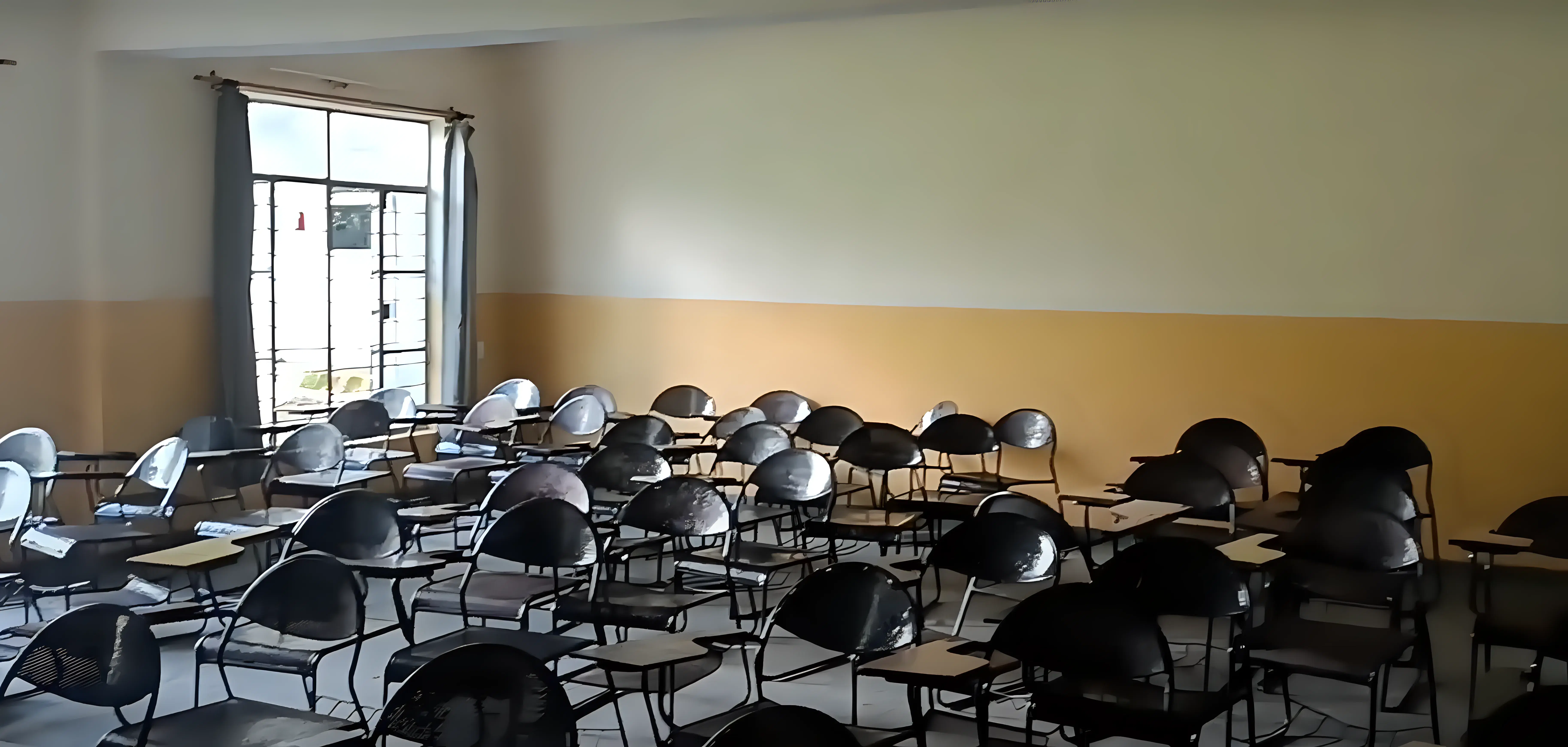 Amrapali University Haldwani classroom photo 2