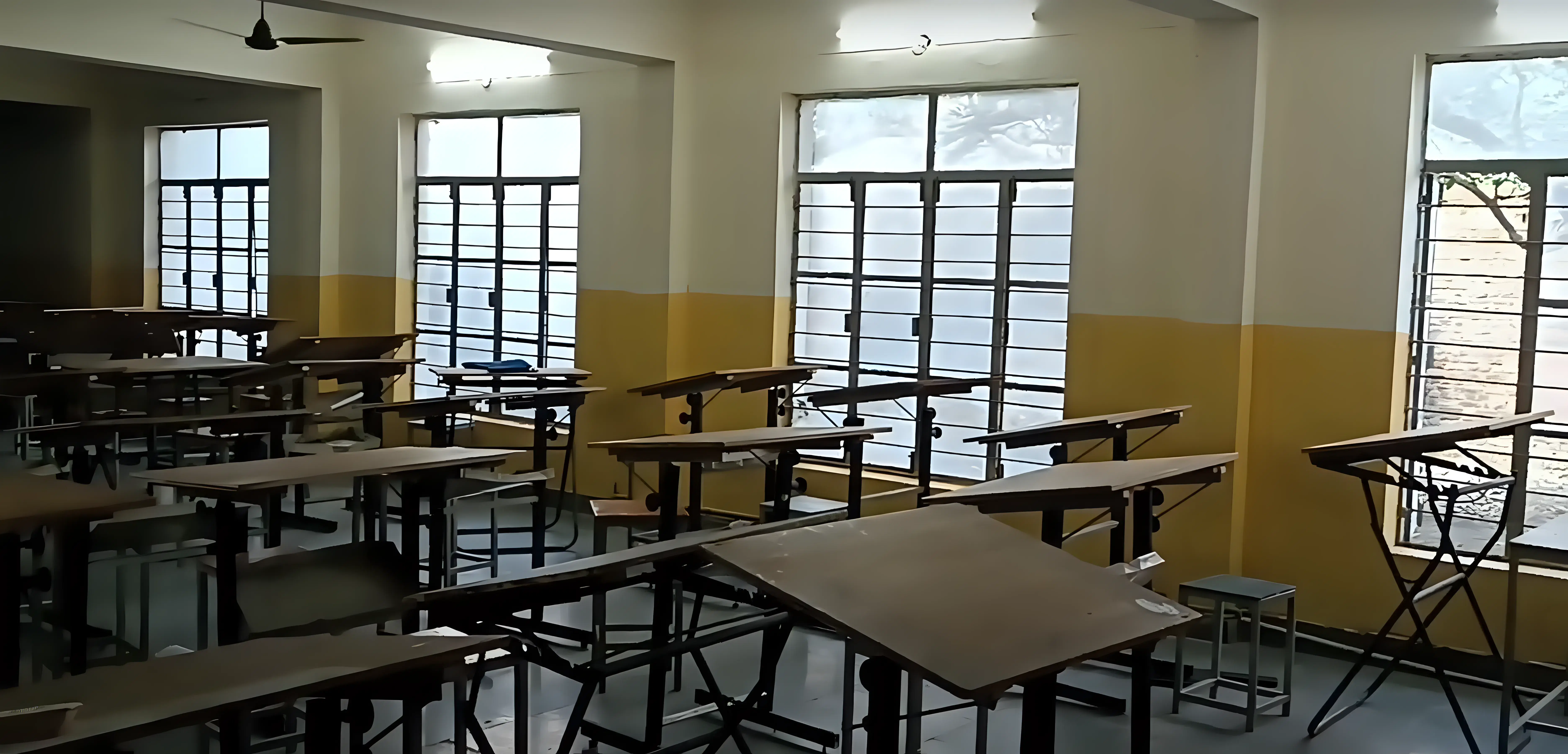 Amrapali University Haldwani classroom photo 3
