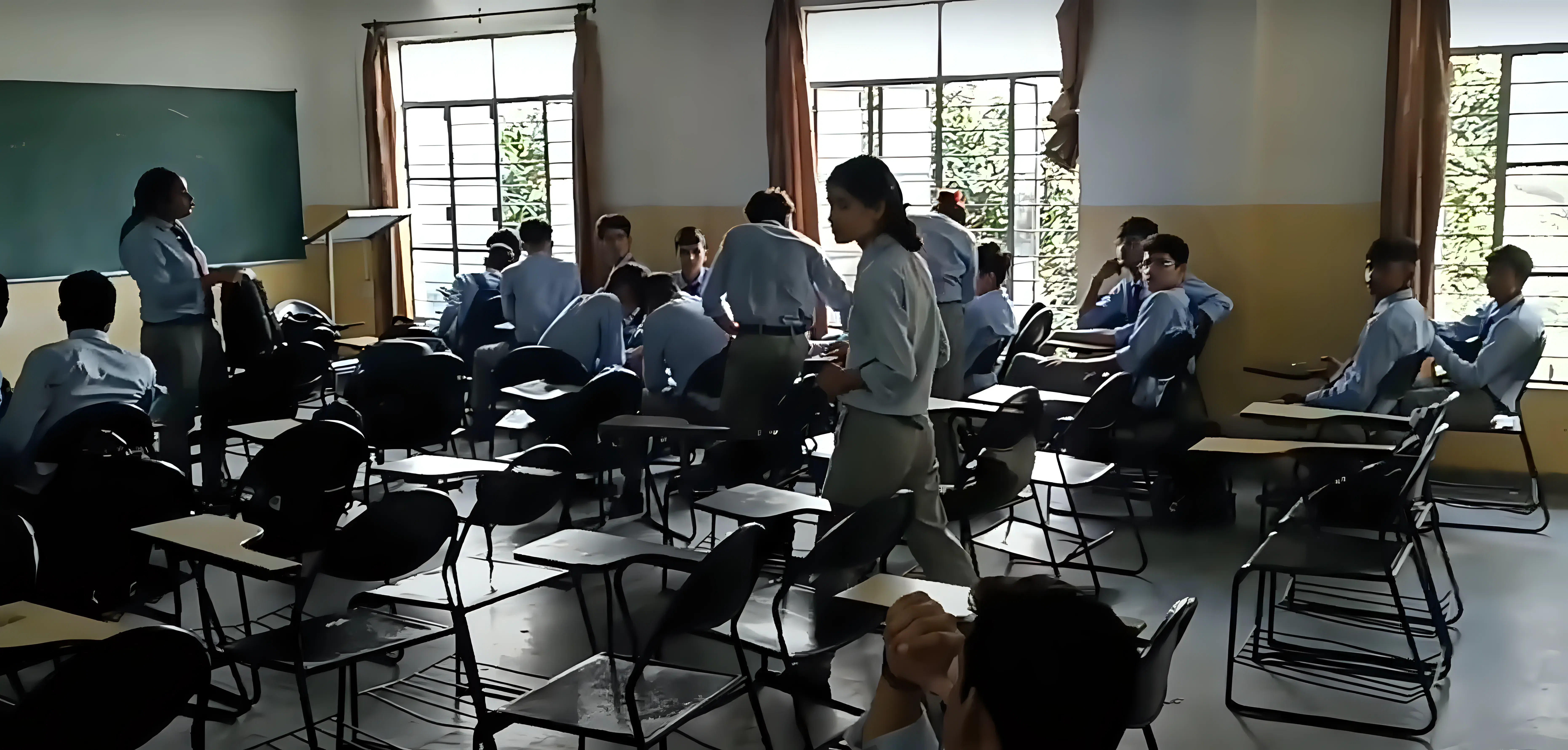 Amrapali University Haldwani classroom photo 4