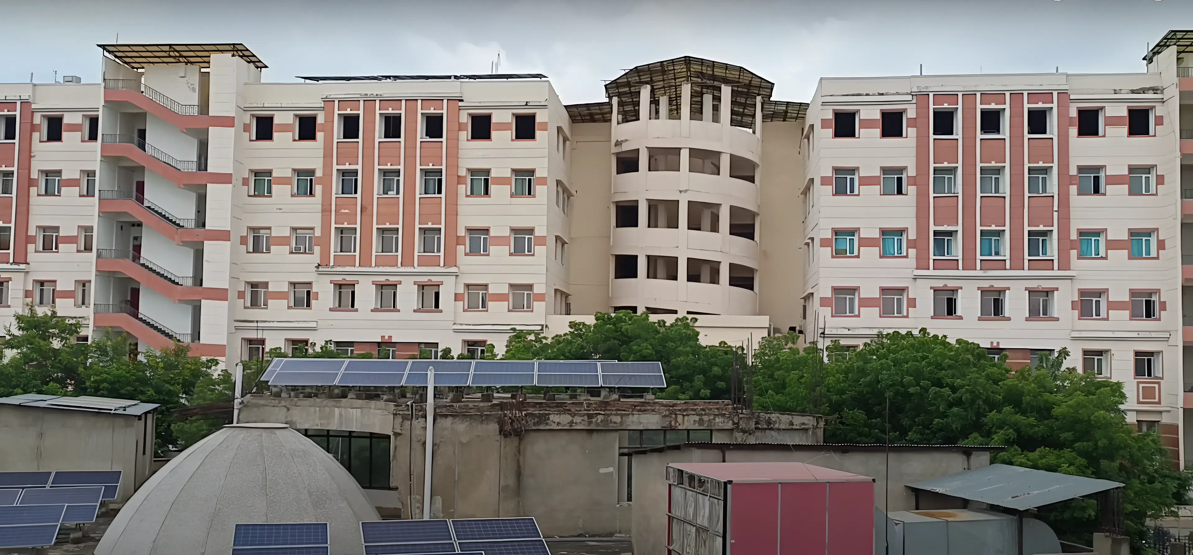 School of Distance Education and Learning, Jaipur National University Campus photo 2