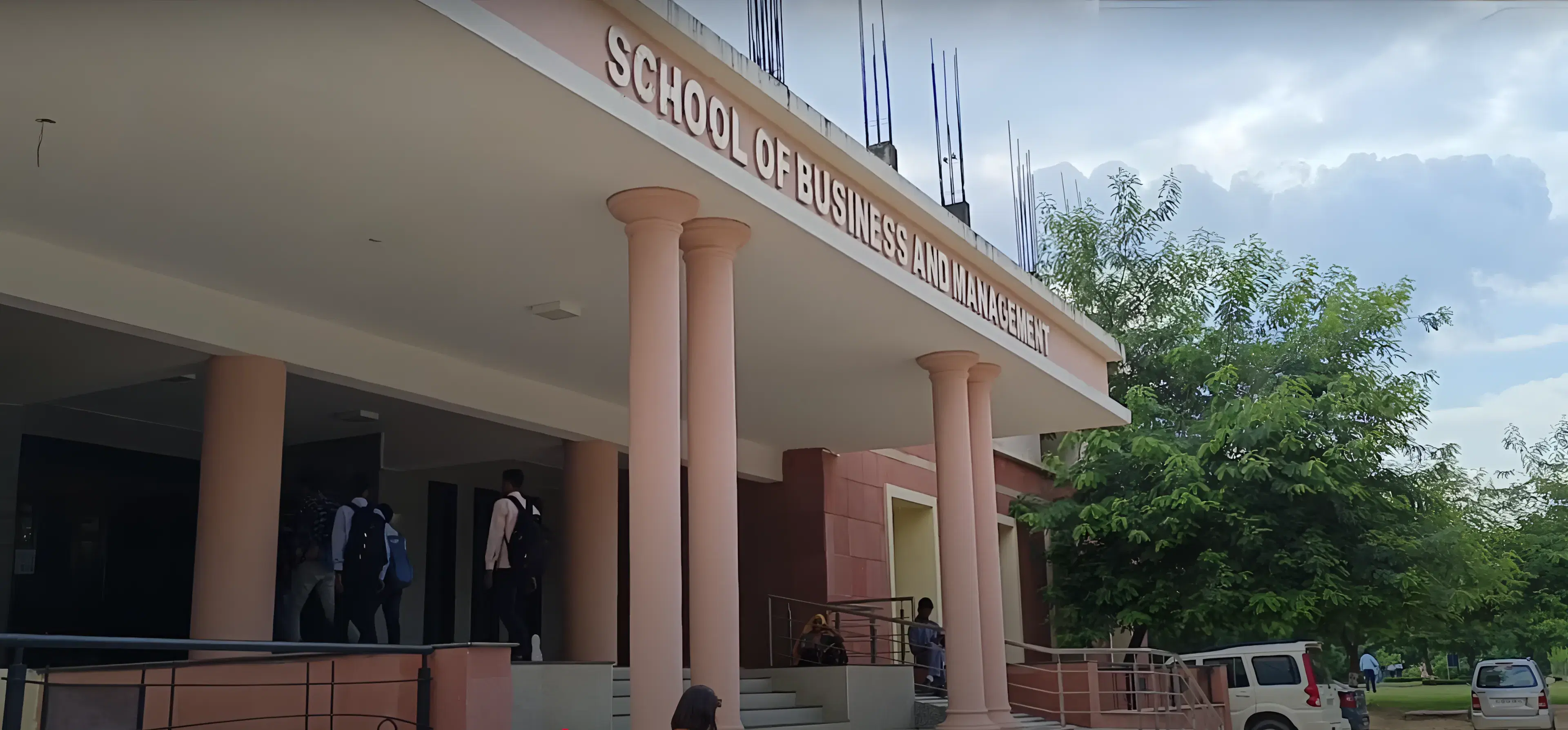 School of Distance Education and Learning, Jaipur National University Campus photo 4