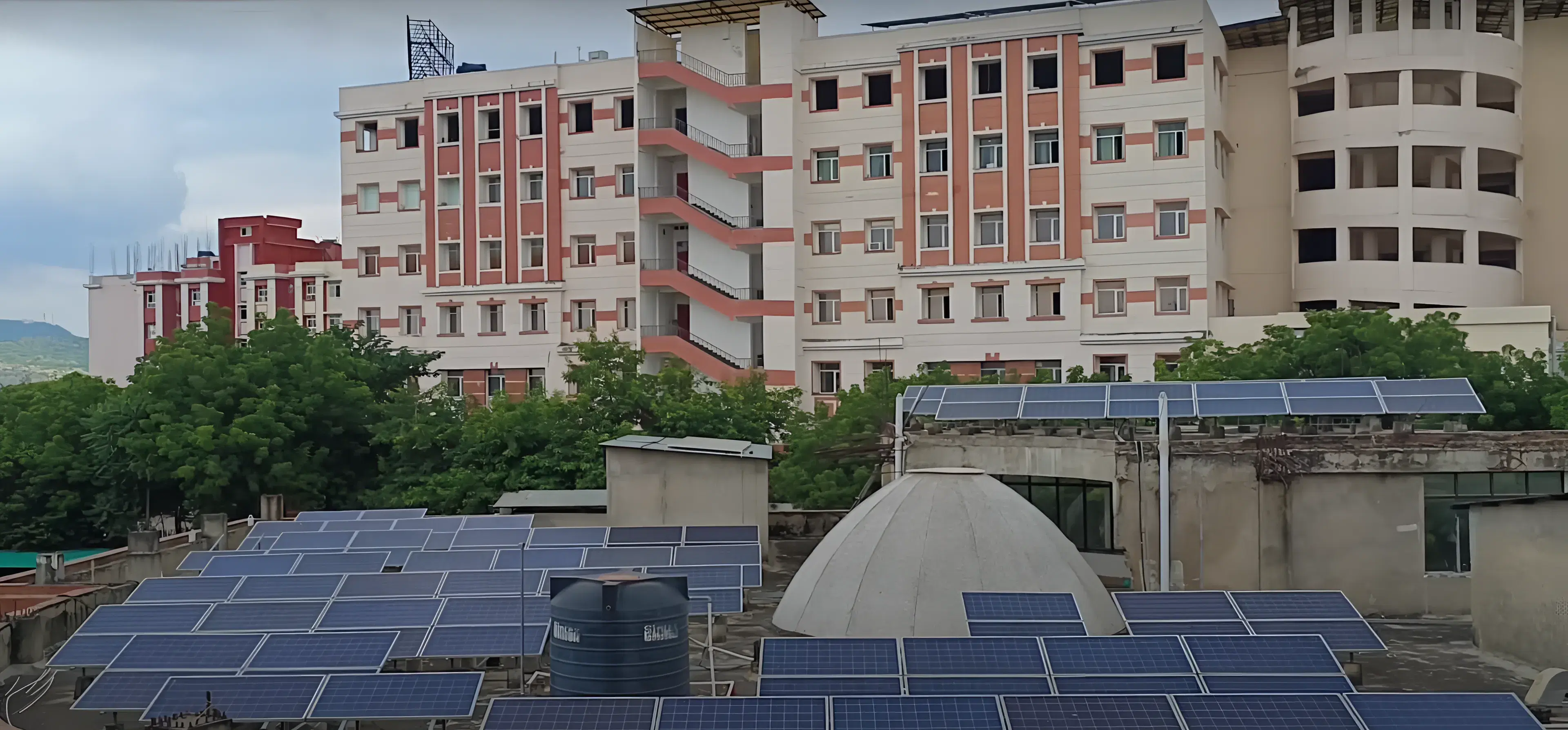 School of Distance Education and Learning, Jaipur National University Campus photo 9