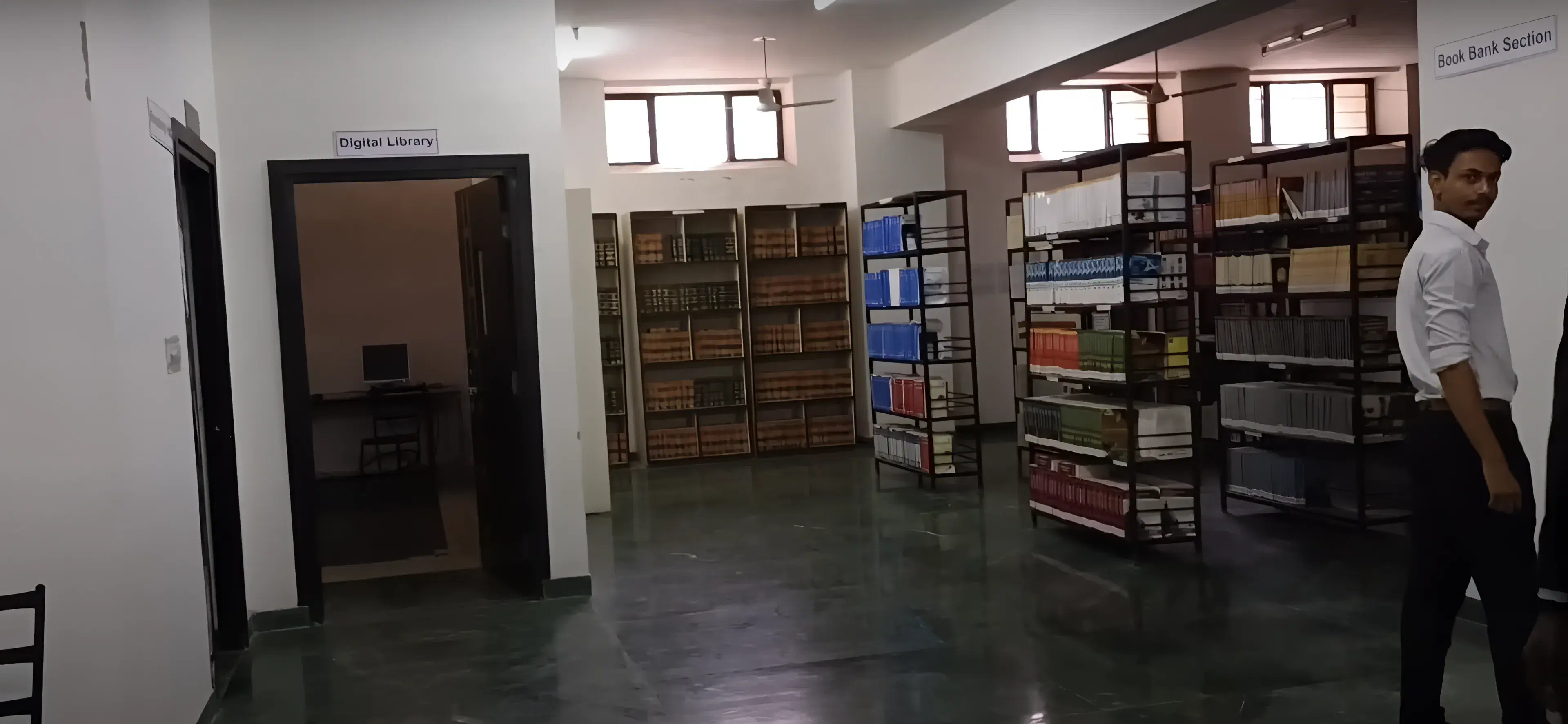 School of Distance Education and Learning, Jaipur National University Library photo 2