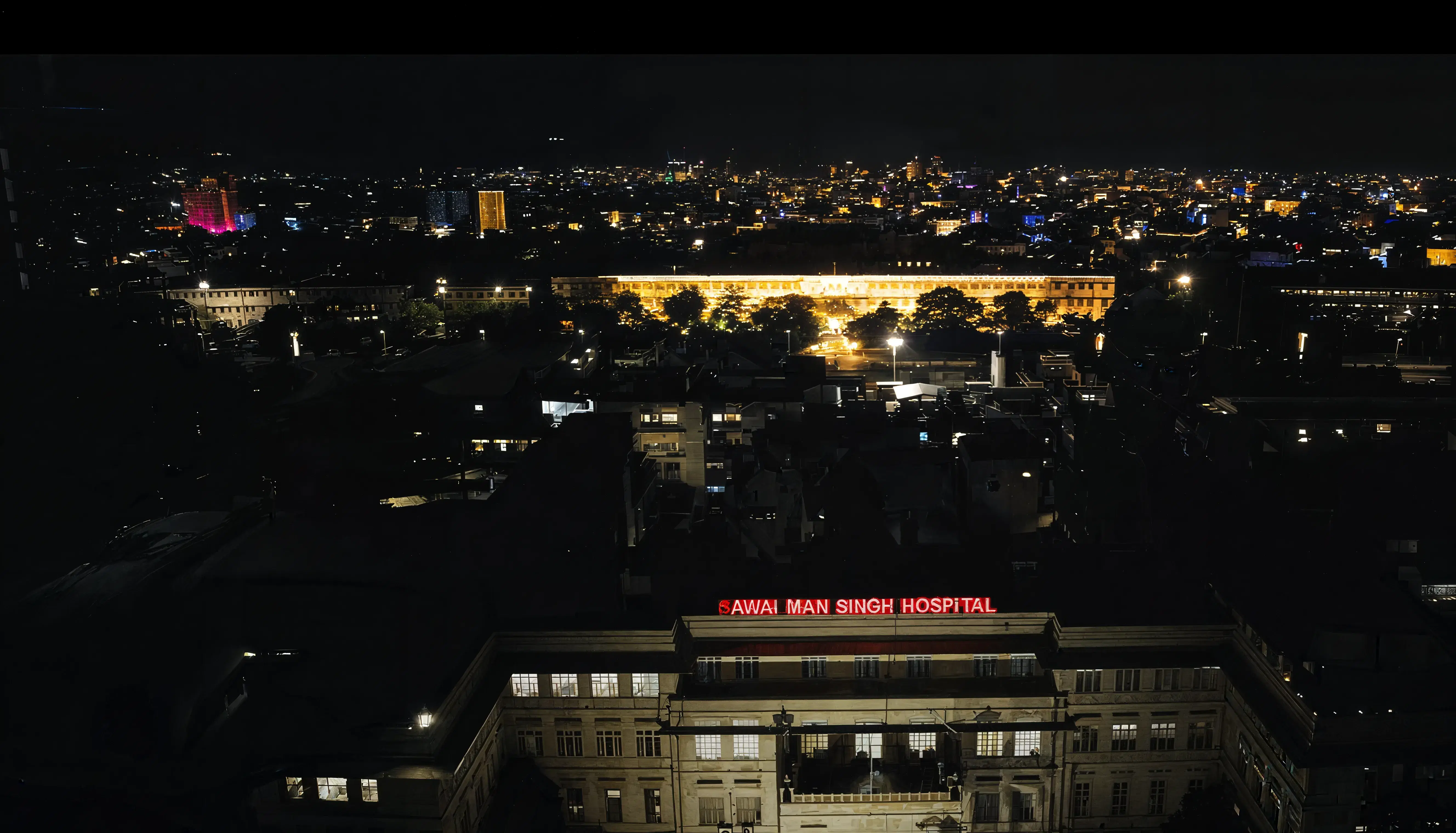 SMS Medical College Jaipur Infrastructure photo 1