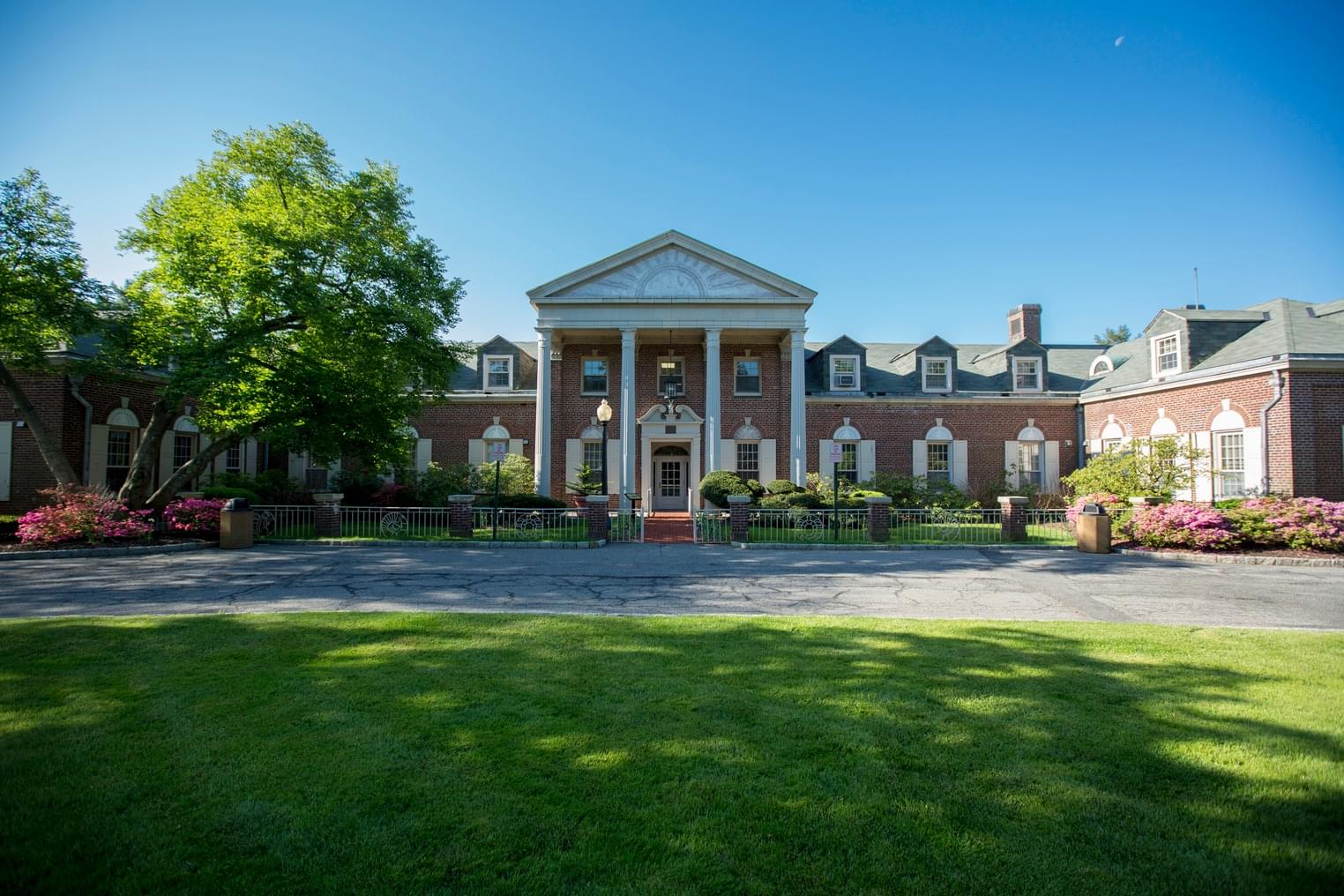 New York Medical College Courses and Fees 2025