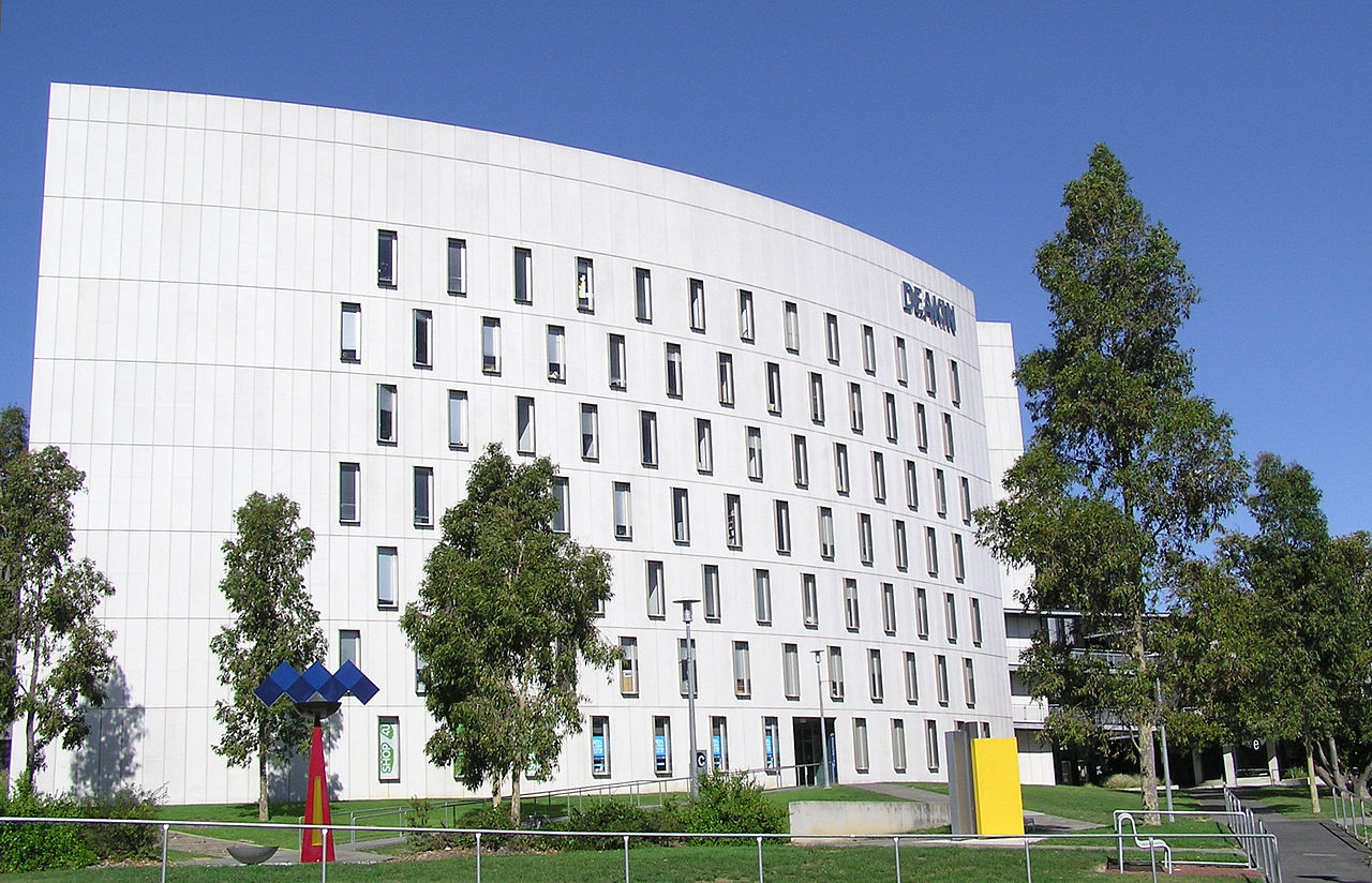 Deakin Uni