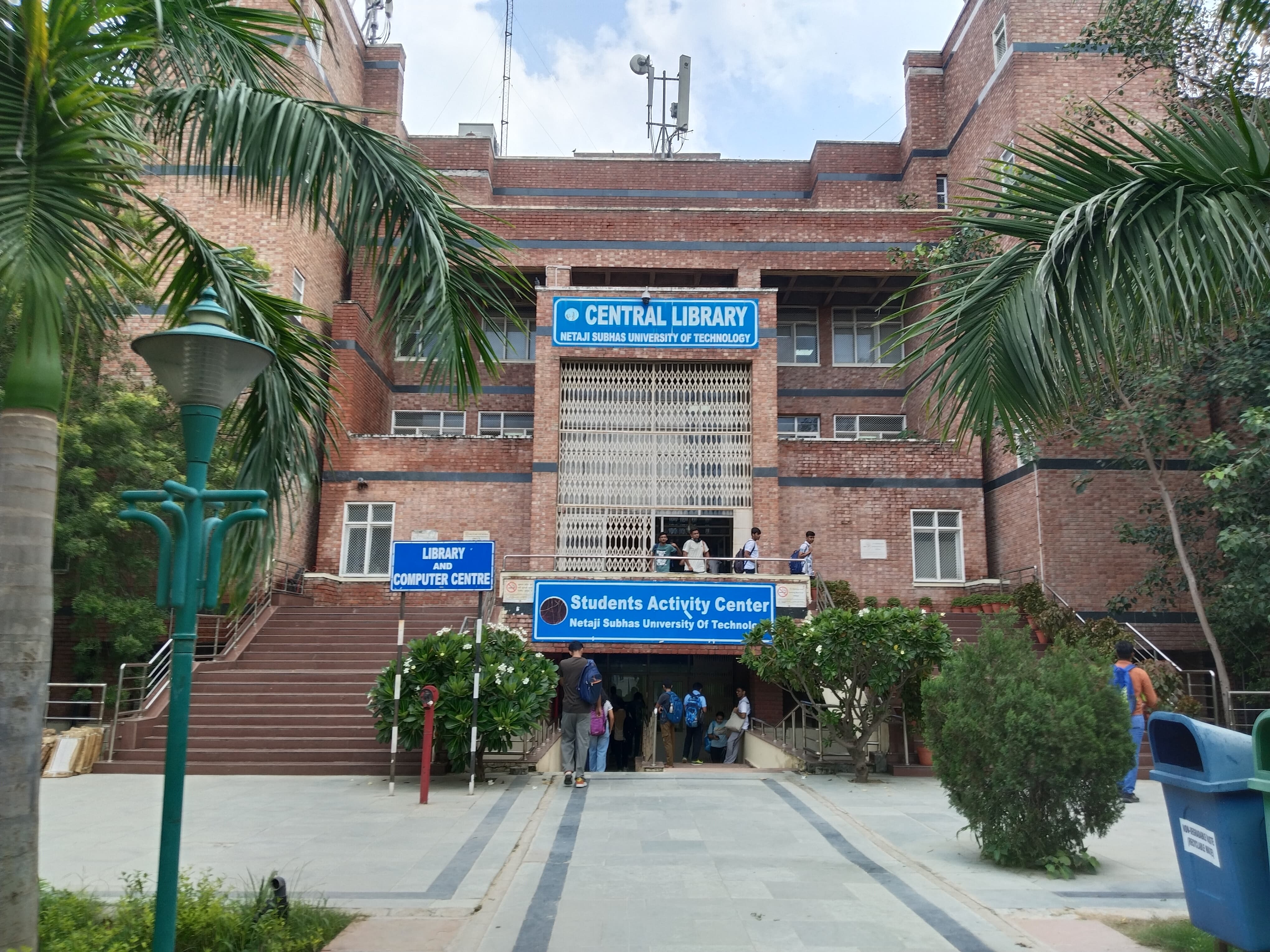 NSUT Academic Block- Main Building media (9) by 1770041858_CentralLibrary_.jpg