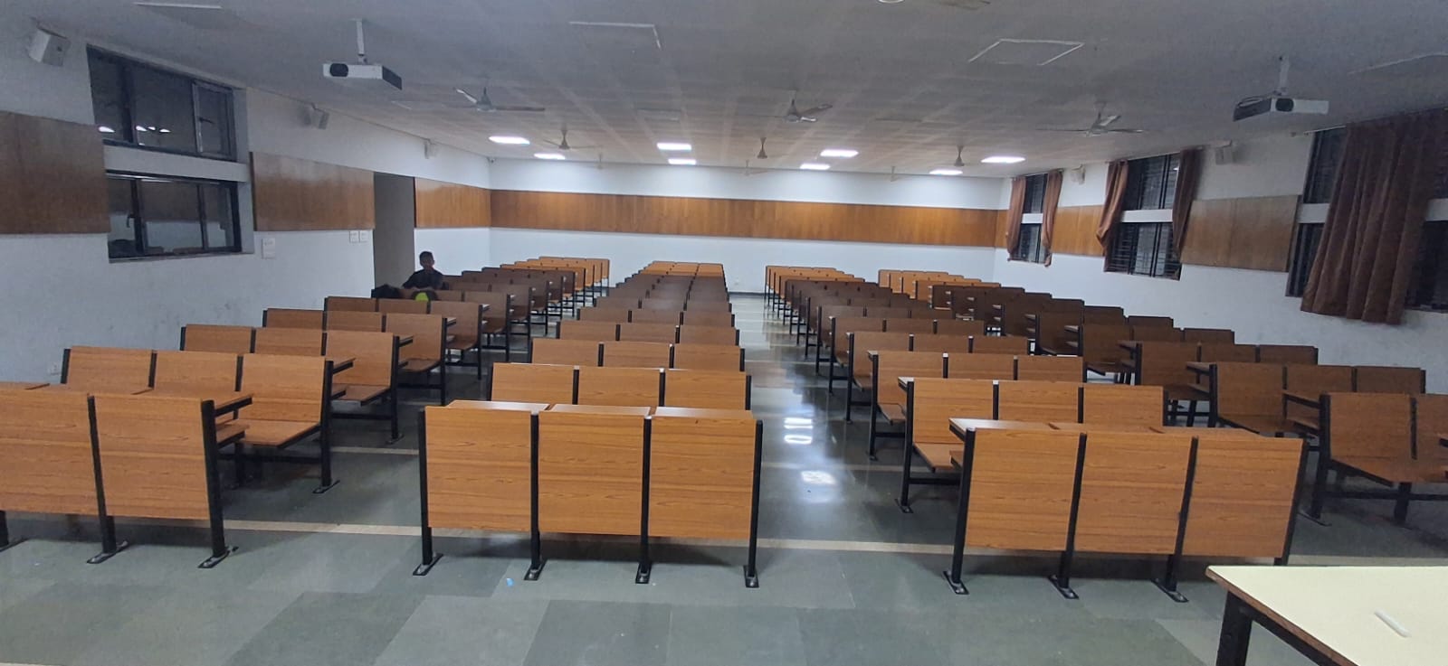 VNIT Nagpur Classroom media (11) by 1770043019_WhatsAppImage2025-11-18at12.18.15_05d558e1.jpg